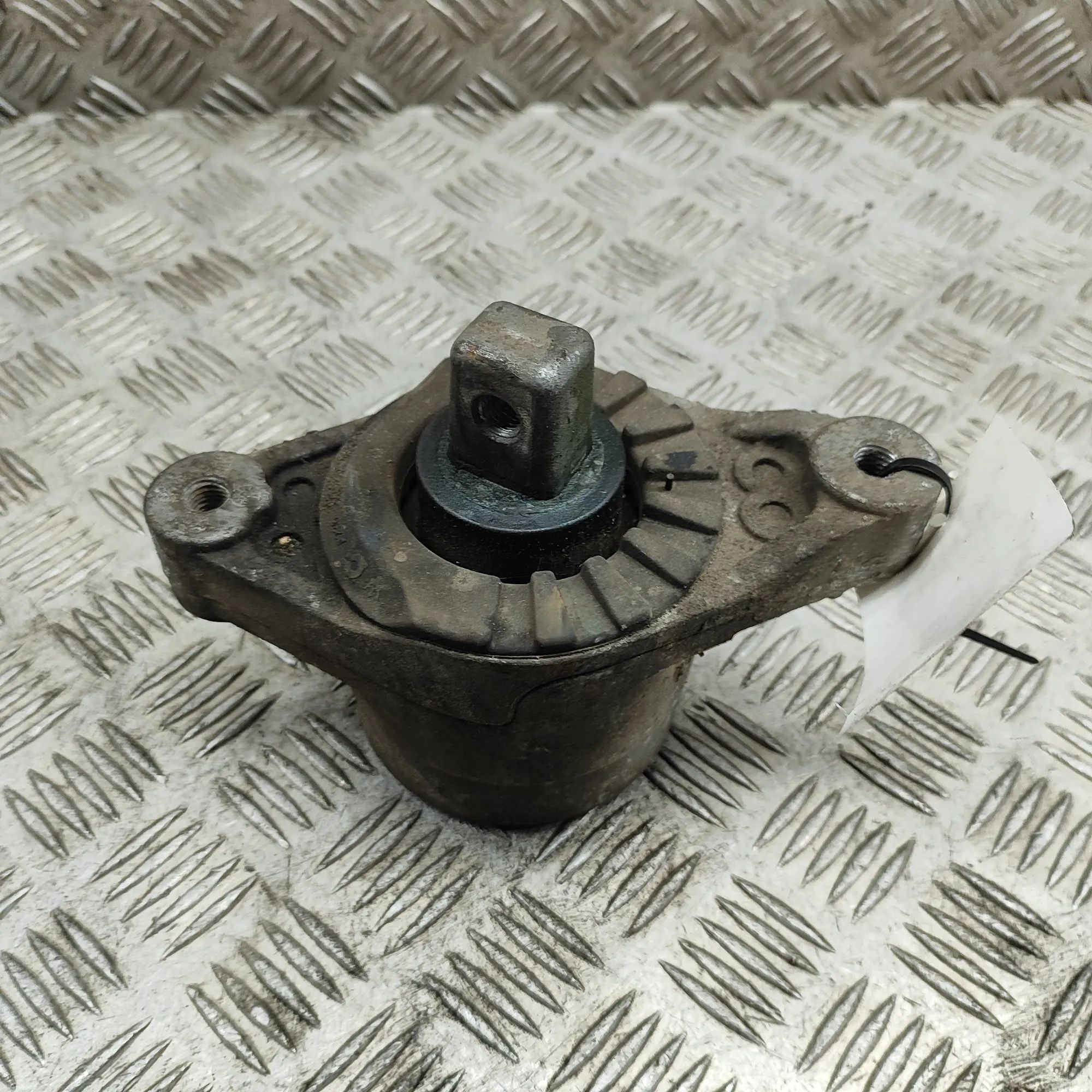 Maserati Ghibli Left Side Engine Mount Left Side Engine Mount — MASERATI GHIBLI (M157)...