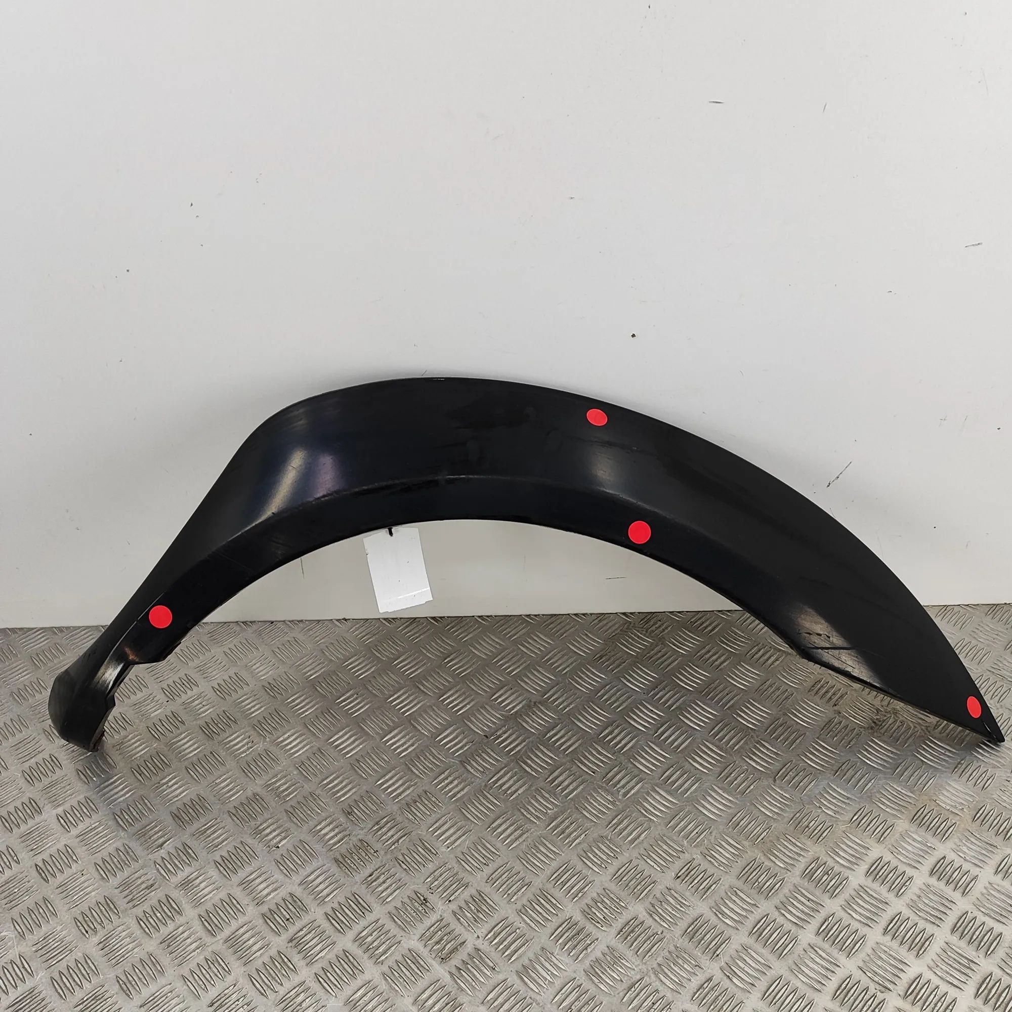 Nissan Navara (D40) Wheel arch trim — front right Wheel arch trim — front right — NISSAN NAVARA (...