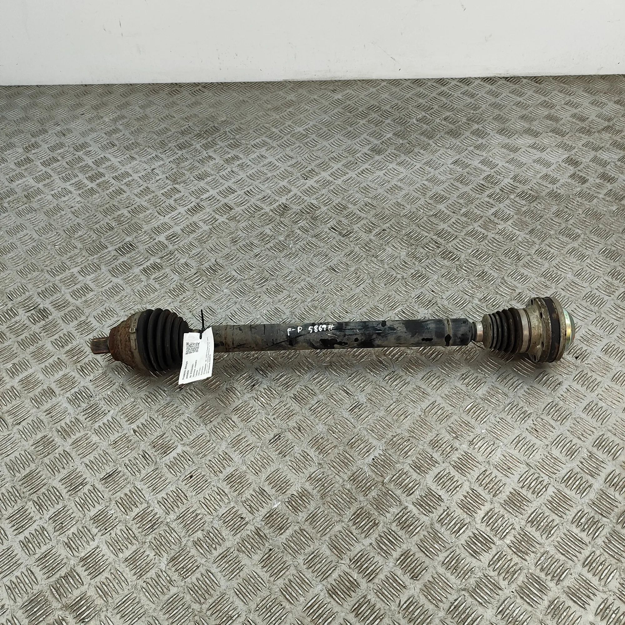 Volkswagen Caddy (2K) Front Right Driveshaft