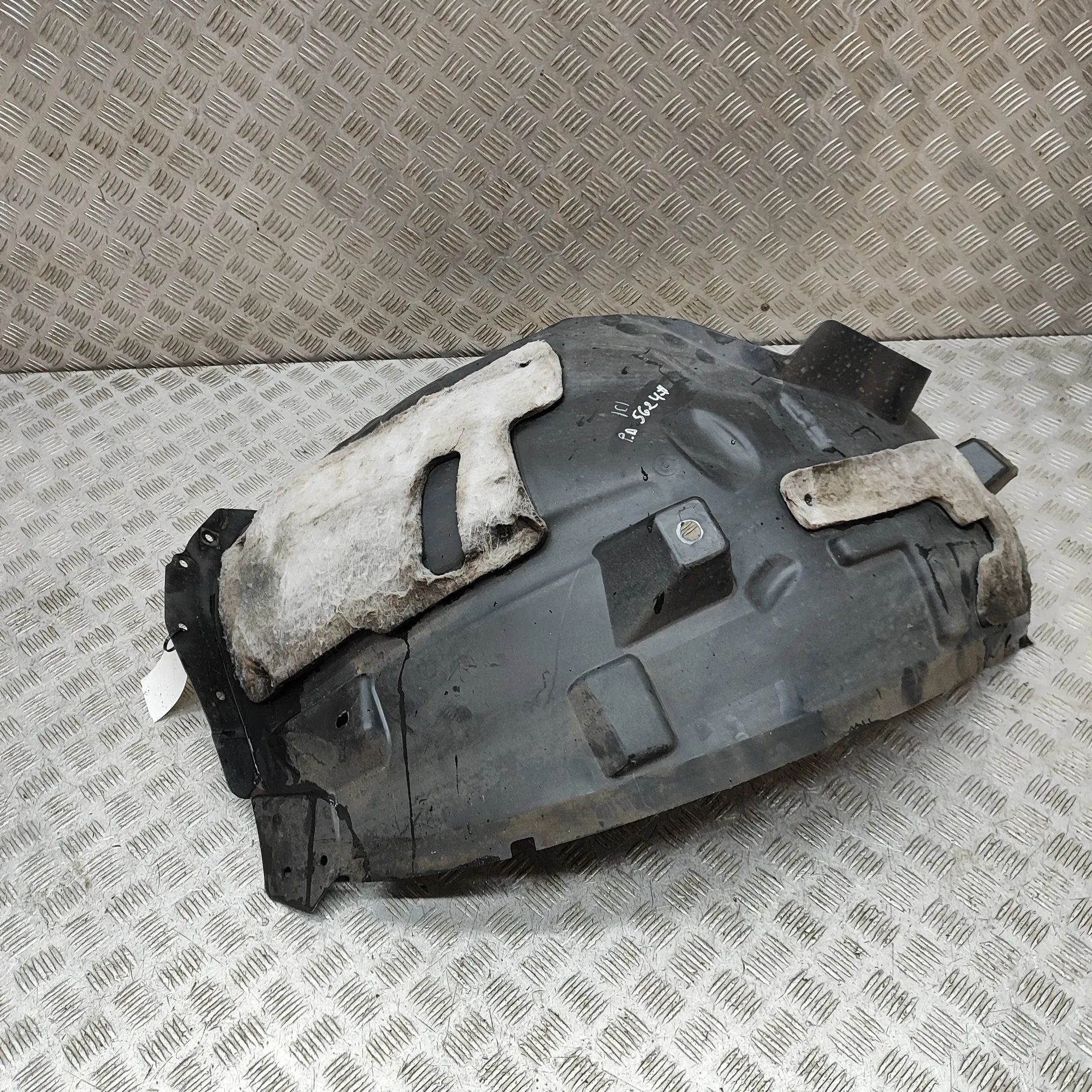 Mercedes-Benz ML / GLE (W166) Wheel arch liner — front — right — rear section Wheel arch liner — front — right — rear section...