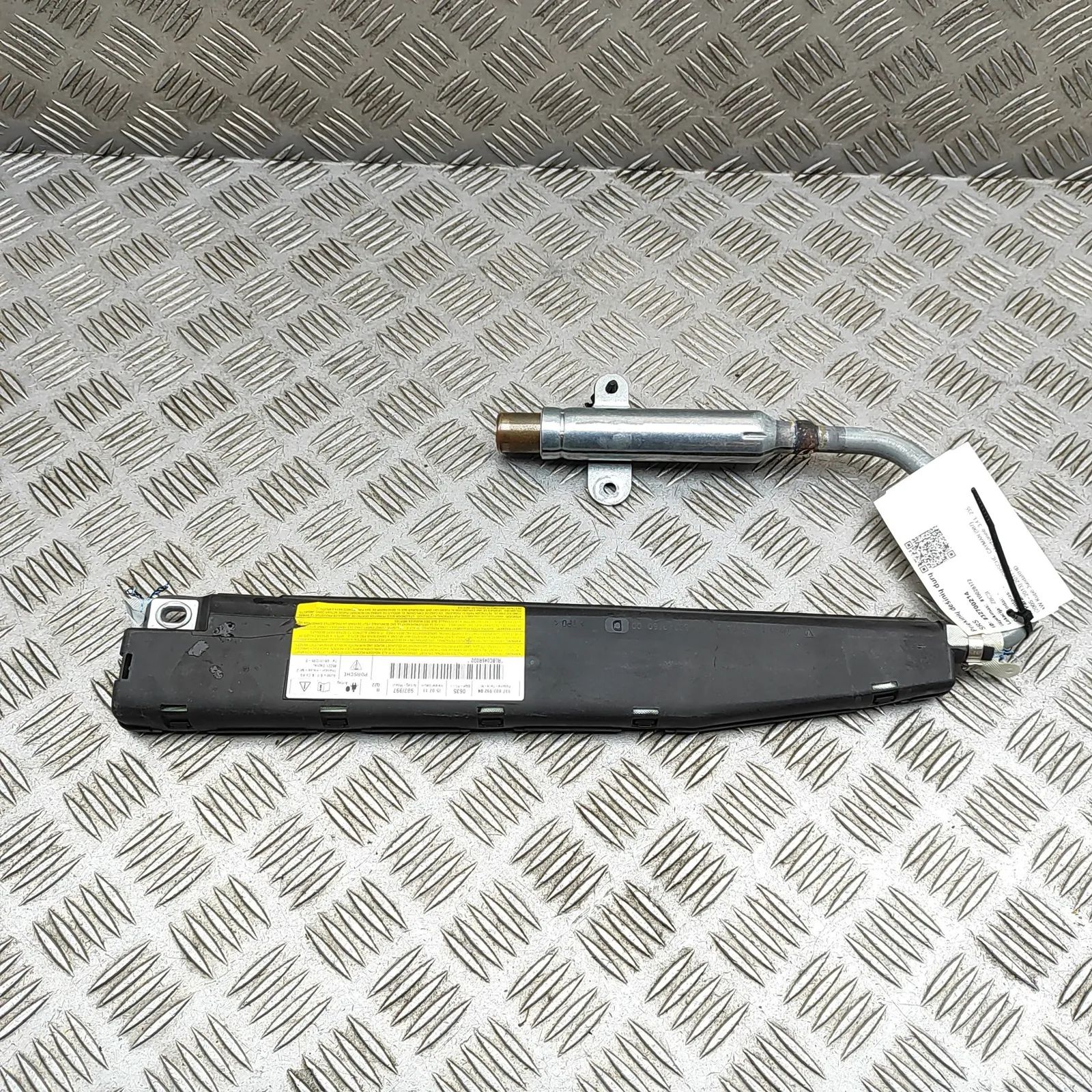 Porsche Cayman (987) Front Right Door Safety Bag SRS Front Right Door Safety Bag SRS — PORSCHE CAYMA...