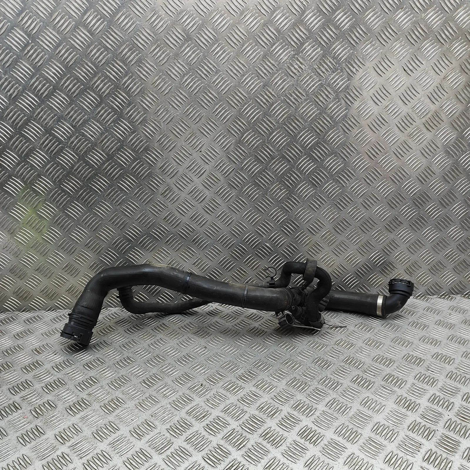 Land Rover Range Rover Sport (L494) Jäähdytysnesteletku Coolant hose — LAND ROVER RANGE ROVER SPORT (II...