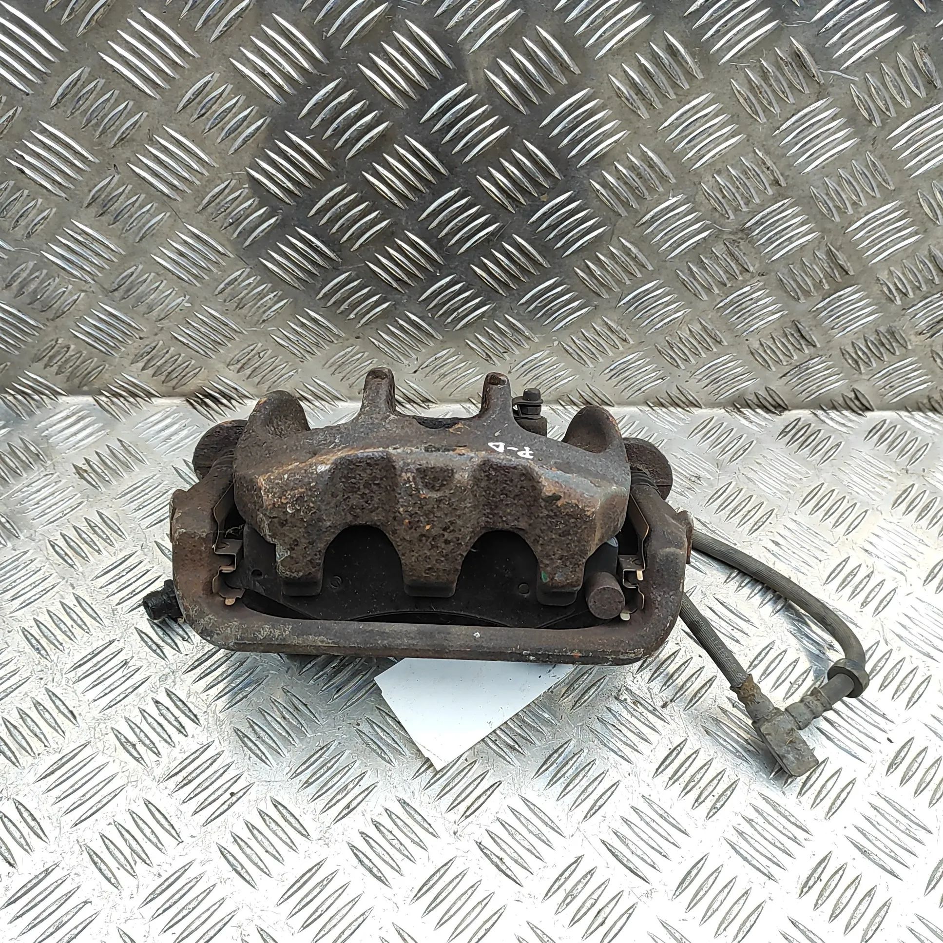 Land Rover Discovery Brake caliper — front right Brake caliper — front right — LAND ROVER DISCOV...