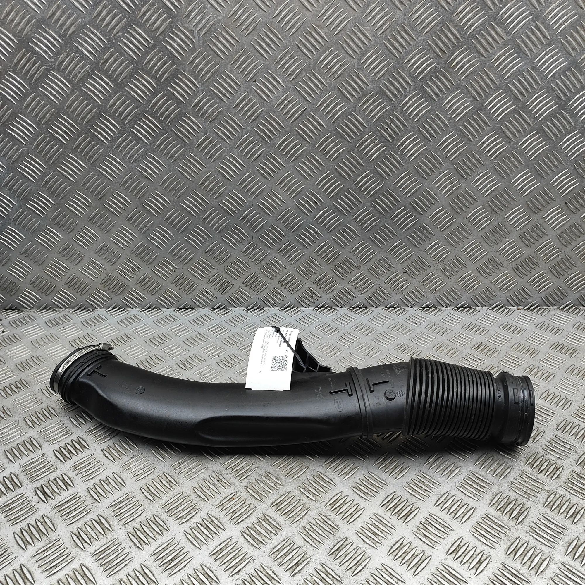 Land Rover Discovery Air Intake Tube Air Intake Tube — LAND ROVER DISCOVERY (V L462)...