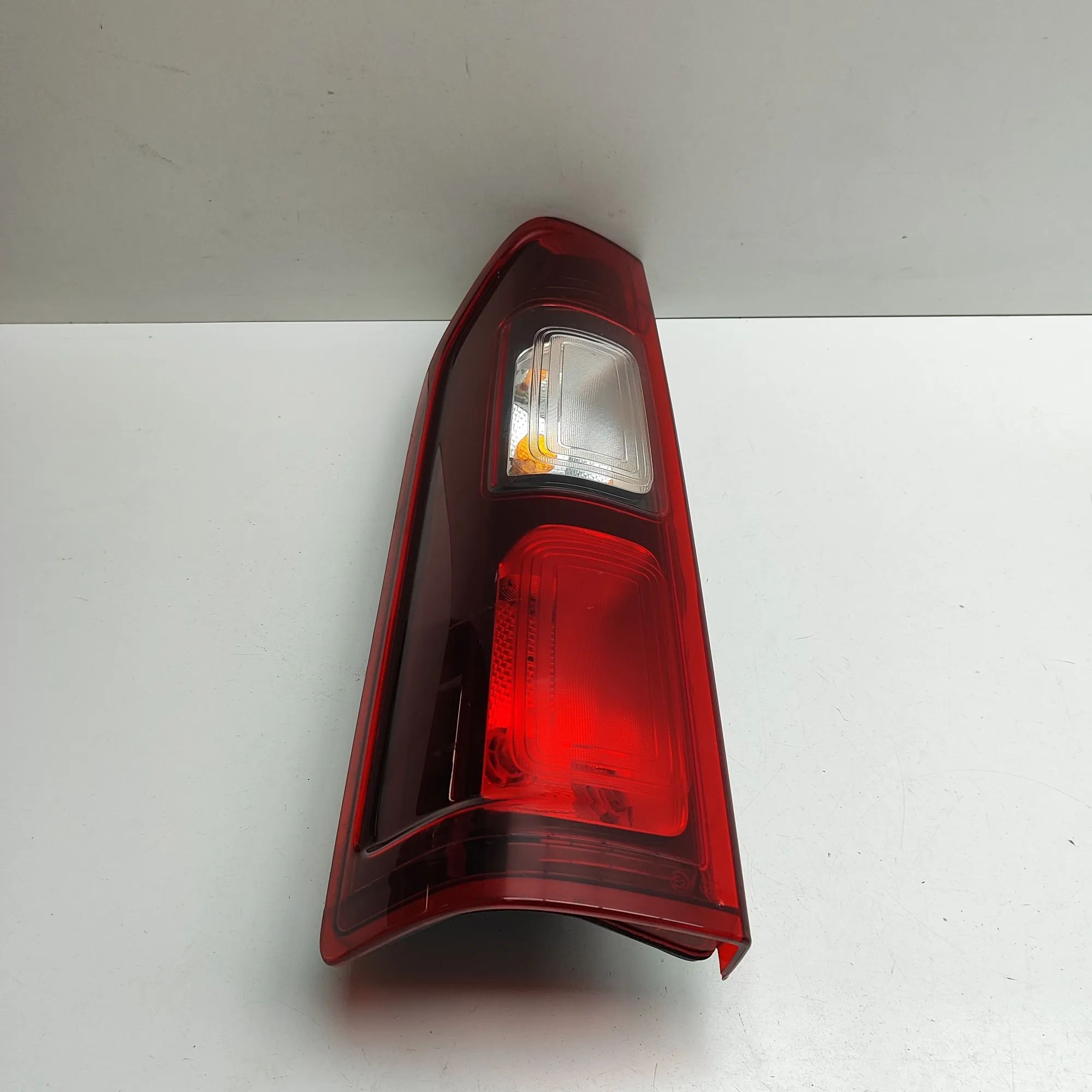 Opel Vivaro (B) Rear Left Tail Light Rear Left Tail Light — OPEL VIVARO (Van) (2014-...