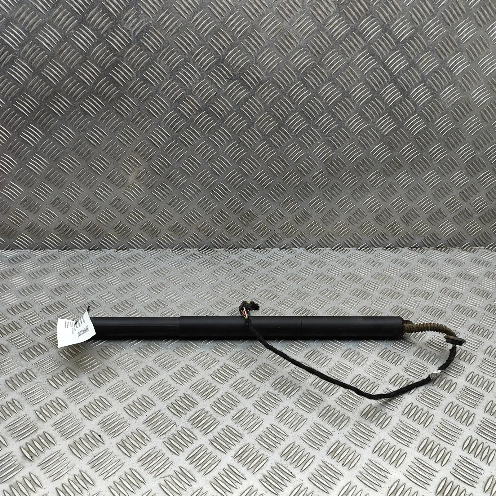 Audi Q3 (8U) Left Side Tailgate Gas Strut Left Side Tailgate Gas Strut — AUDI Q3 (8U) (20...