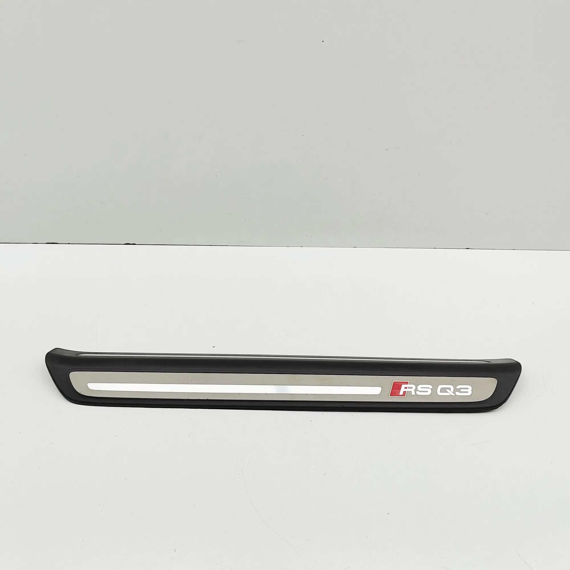 Audi Q3 (8U) Sill trim — front left Sill trim — front left — AUDI Q3 (8U) (2011-201...