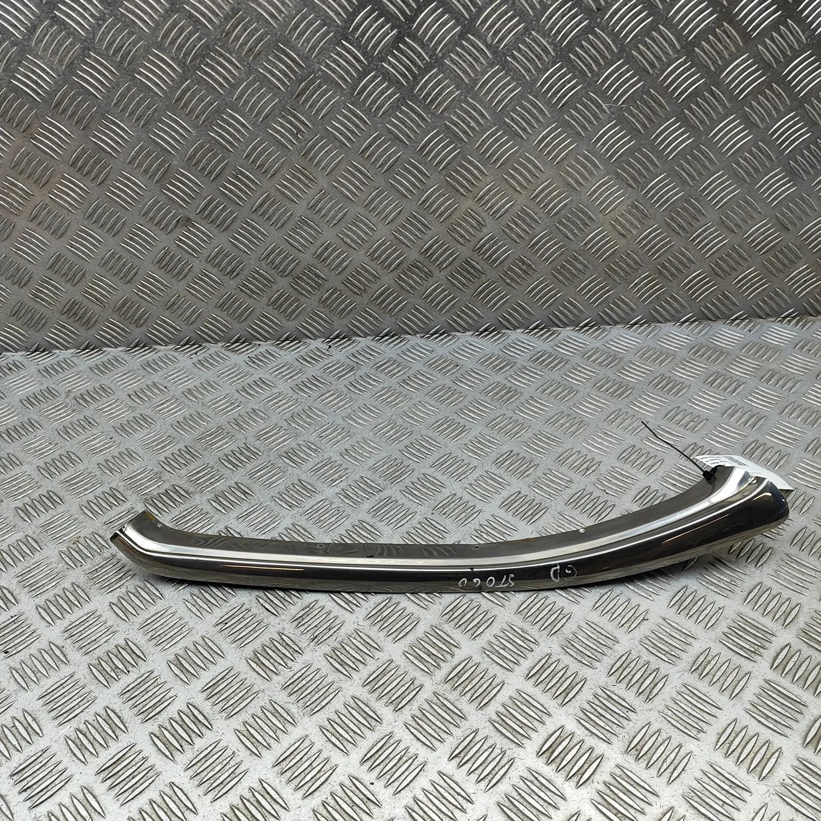 Maserati Biturbo (2, 4, Spyder, Karif) Door window strip — rear right Door window strip — rear right — MASERATI 425 (...