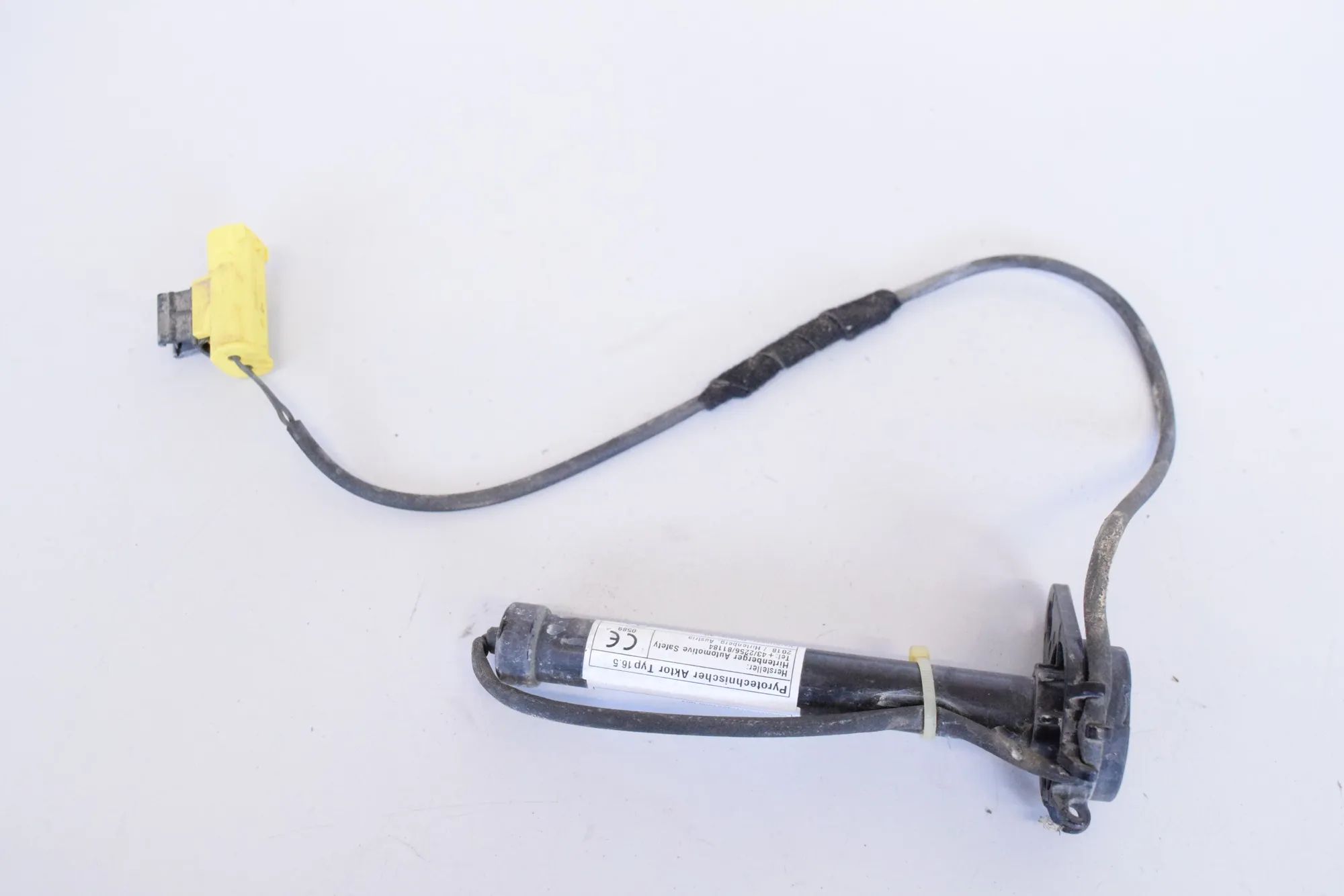 Mercedes-Benz A (W176) Hood Hinge Actuator Hood Hinge Actuator — MERCEDES BENZ A-CLASS (W1...
