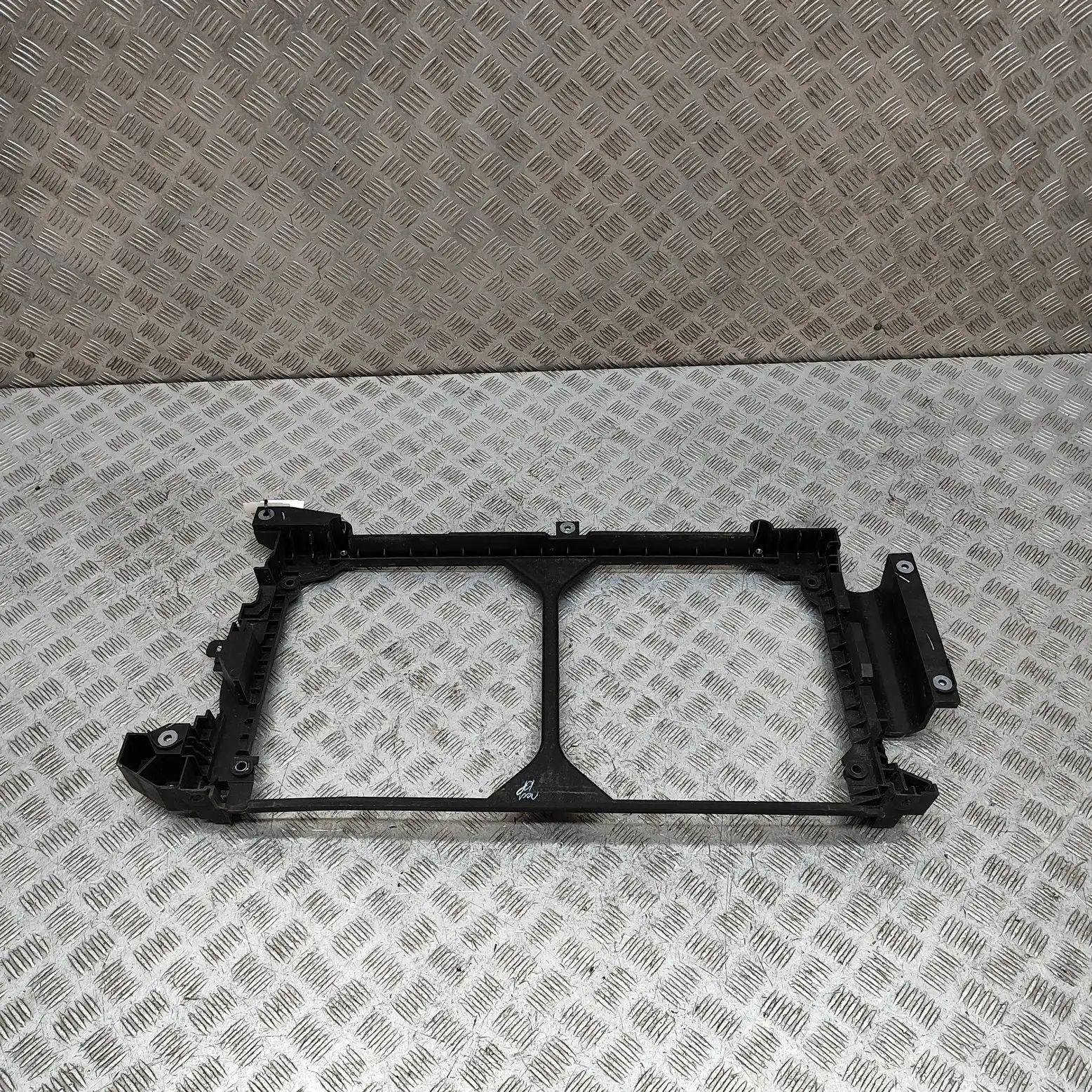 Nissan Leaf Radiator Holder Radiator Holder — NISSAN LEAF (ZE1) (2017-...) ...