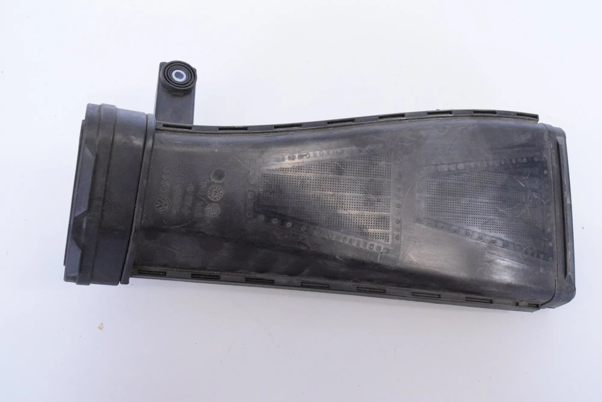 Audi R8 Air Intake Tube Air Intake Tube — AUDI R8 (422, 423) (2007-2015...