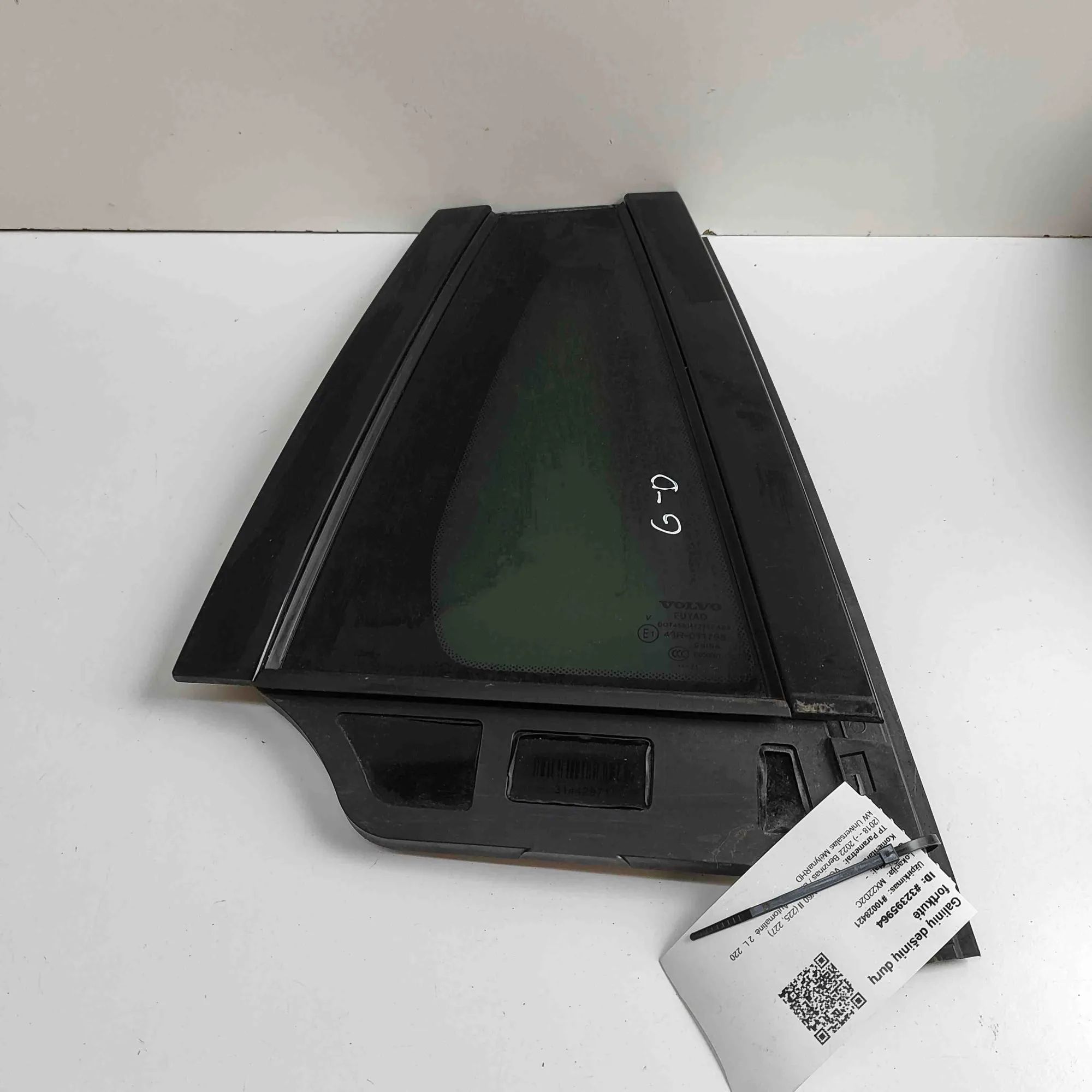 Volvo V60 Right rear door window Right rear door window — VOLVO V60 (II 225, 227...