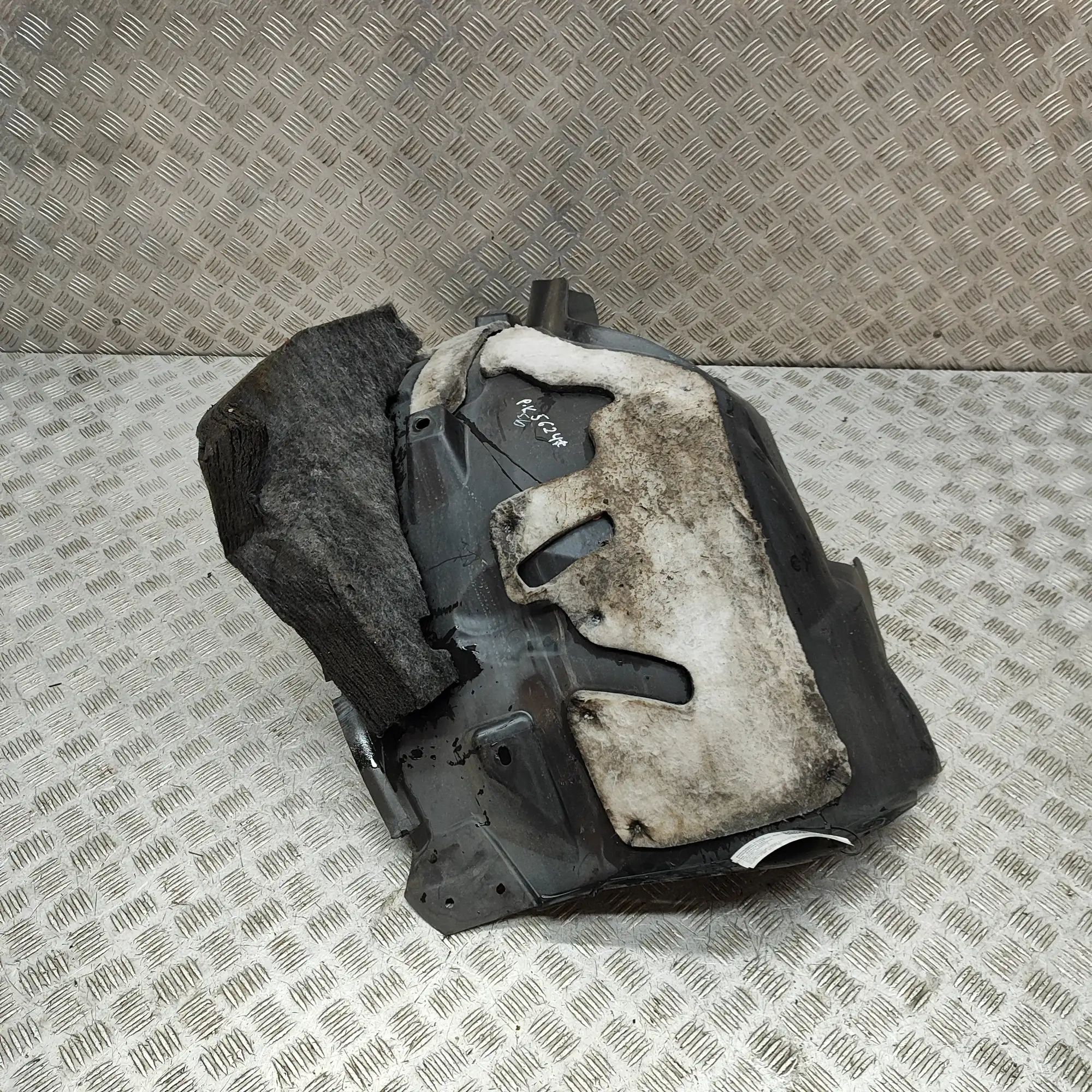 Mercedes-Benz ML / GLE (W166) Wheel arch liner — front — left — rear section Wheel arch liner — front — left — rear section ...