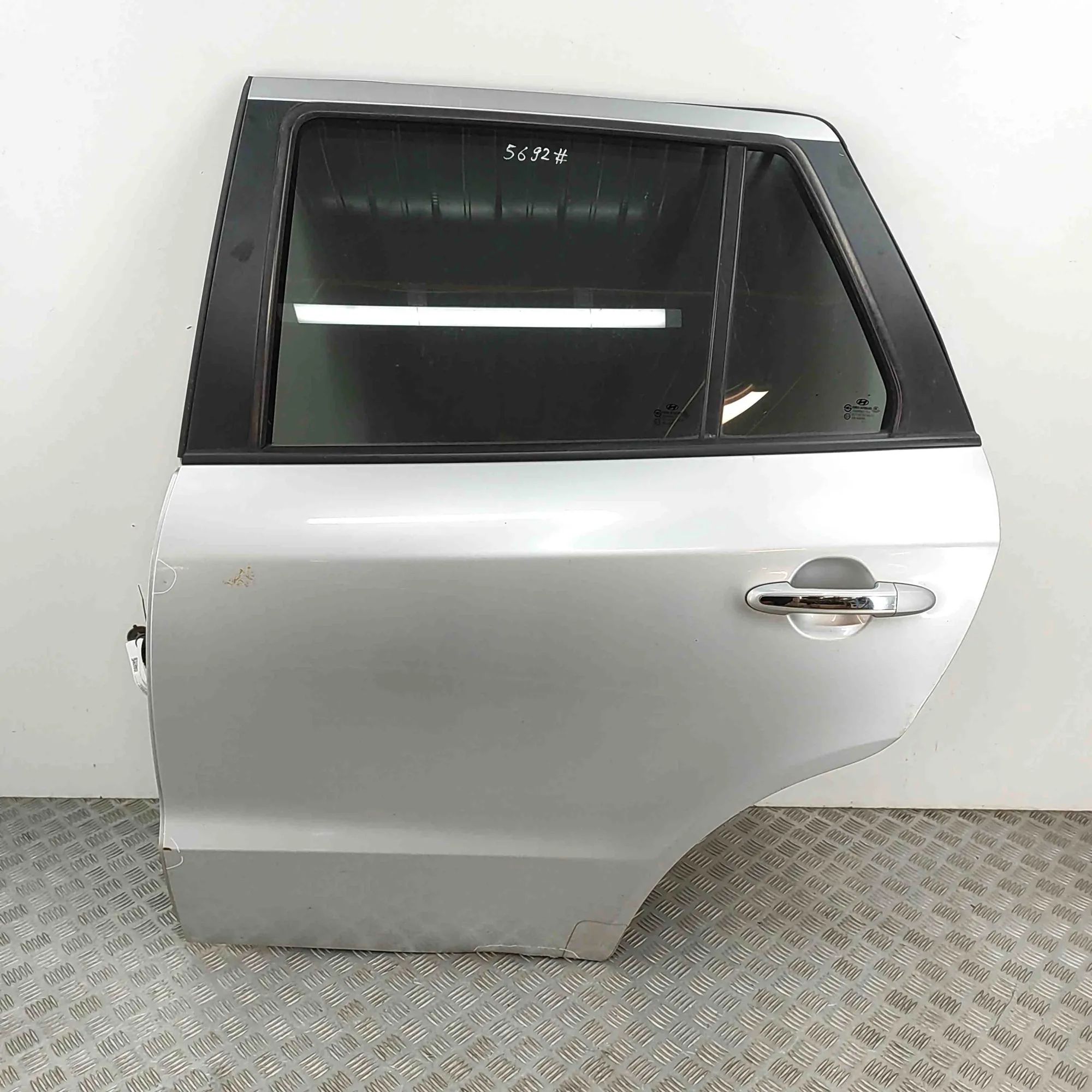 Hyundai Santa Fe Door — rear left Door — rear left — HYUNDAI SANTA (FÉ II CM) (20...