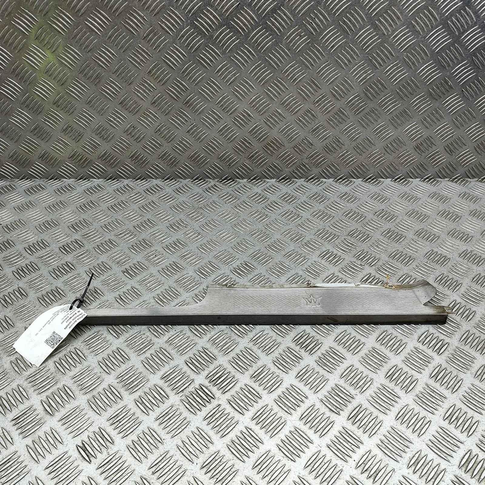 Maserati Biturbo (2, 4, Spyder, Karif) Sill trim — rear right Sill trim — rear right — MASERATI 425 (1987-199...