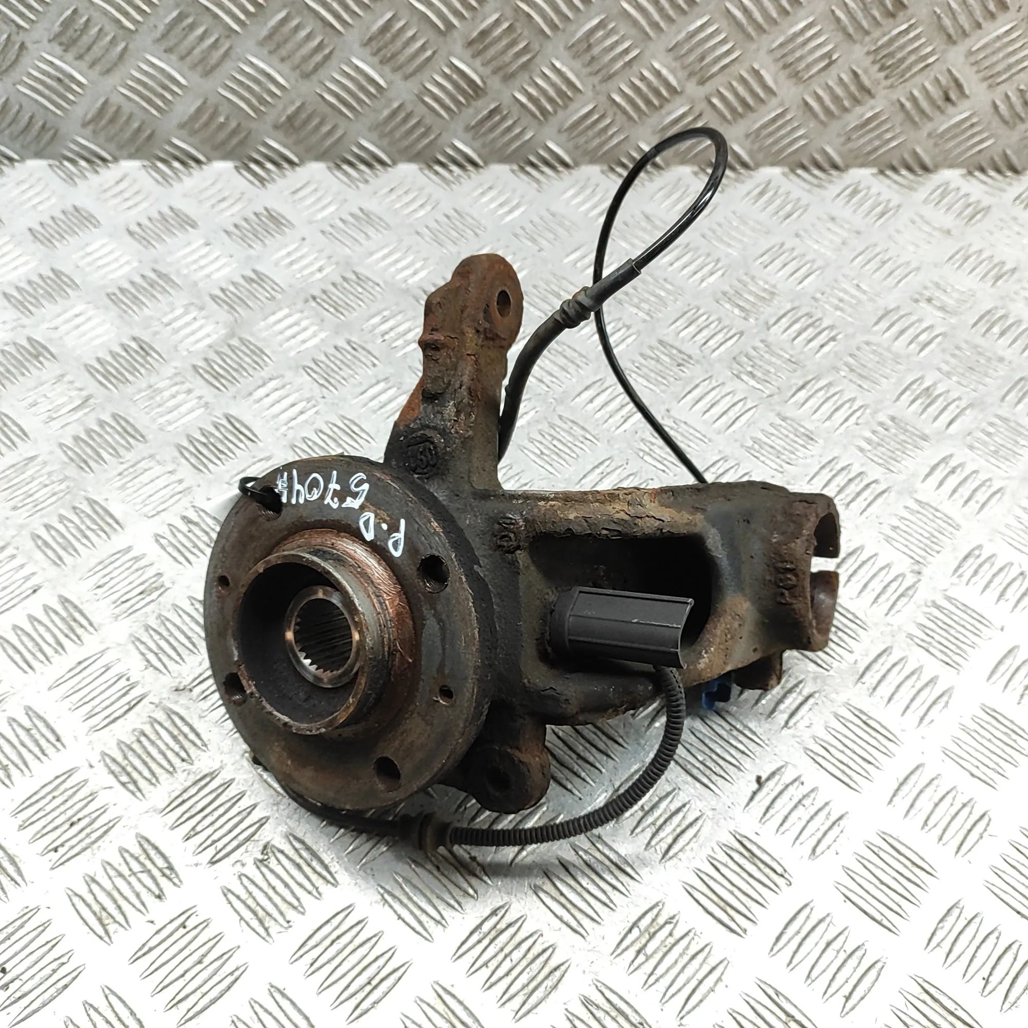 Citroen C4 Front Right Wheel Hub Front Right Wheel Hub — CITROEN C4 (CACTUS) (20...