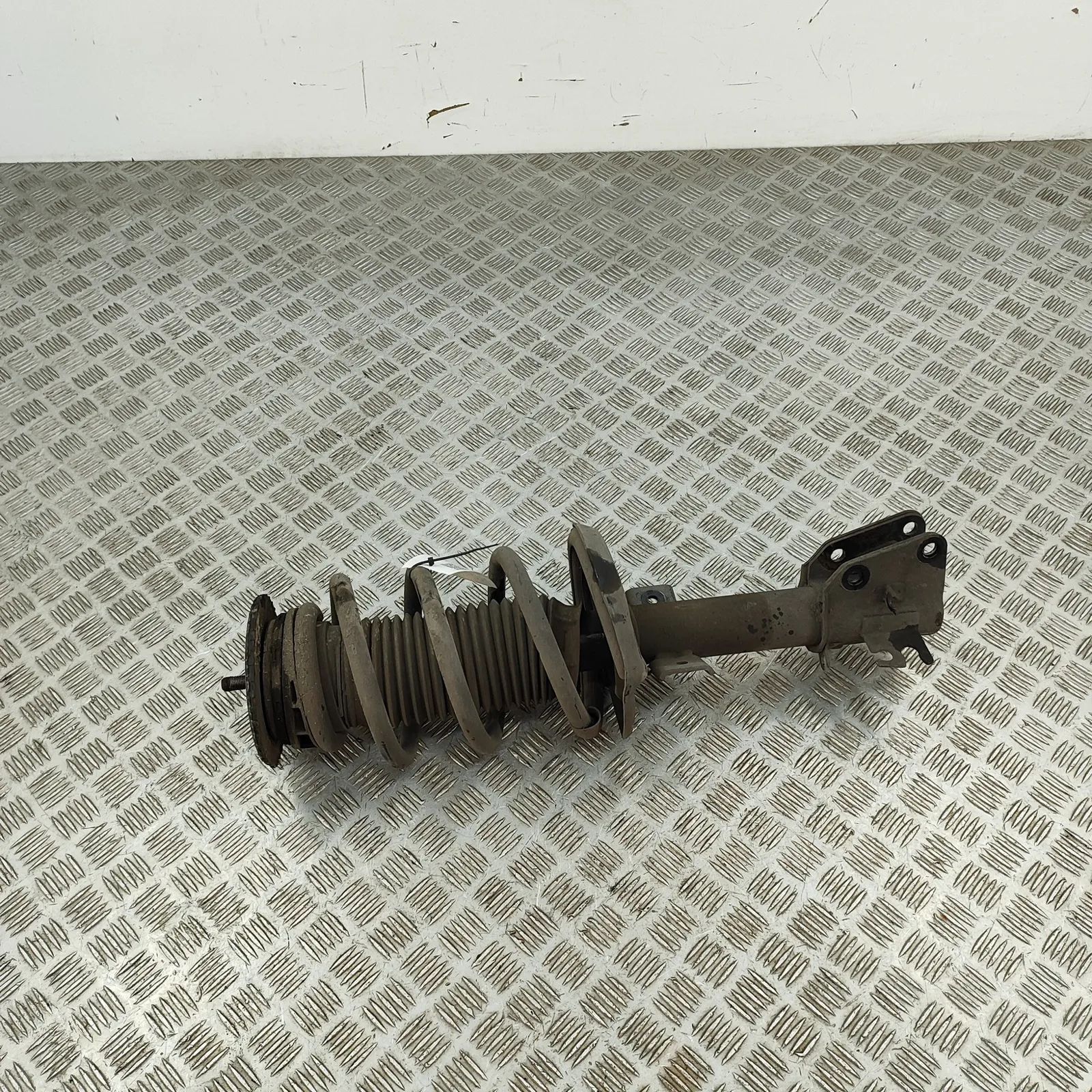 Renault Master Shock absorber — front left Shock absorber — front left — RENAULT MASTER (I...
