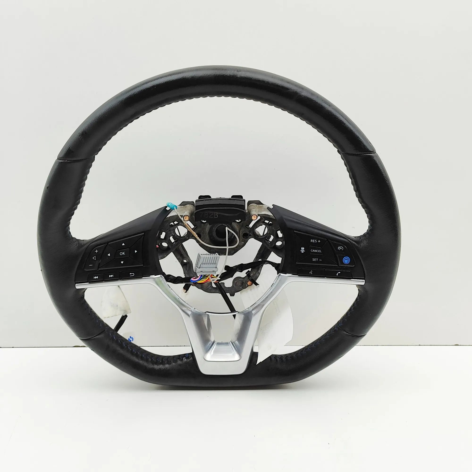 Nissan Leaf steering wheel Steering Wheel — NISSAN LEAF (ZE1) (2017-...) —...