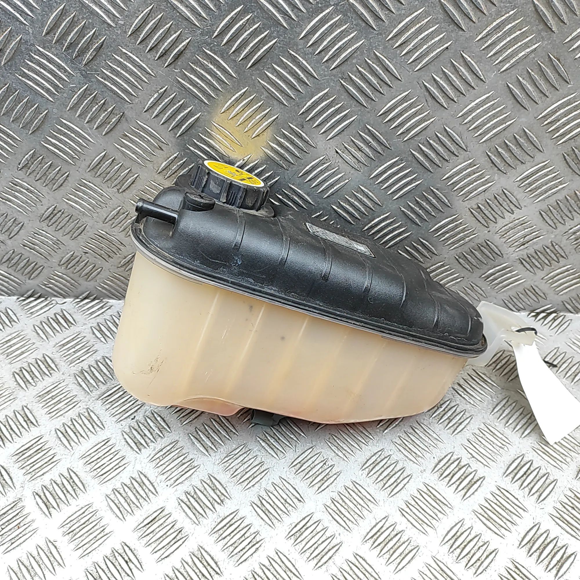 Jaguar XK Expansion Tank Expansion tank — JAGUAR XK (Coupe X150) (2006-2...