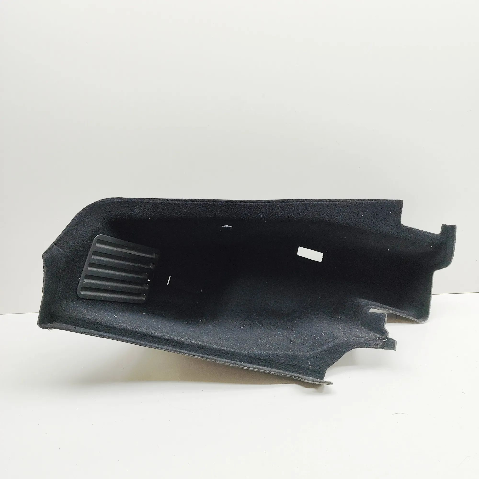 Jaguar XK Left Side Trunk Trim Left Side Trunk Trim — JAGUAR XK (Coupe X150) (...