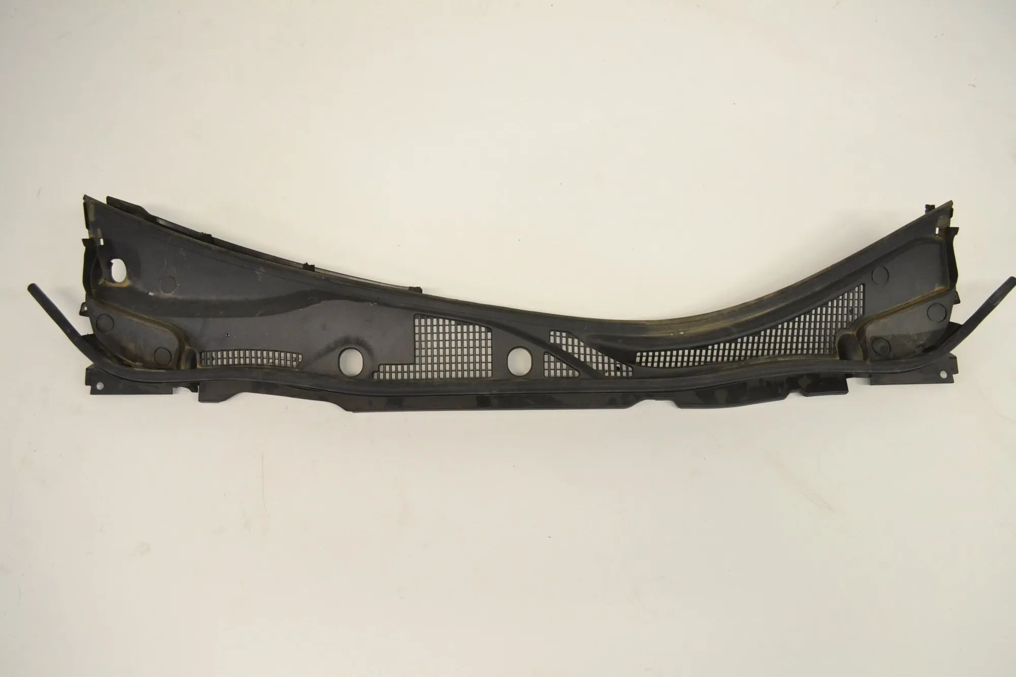 Lexus RX Front Wiper Cowl Trim Front Wiper Cowl Trim — LEXUS RX (_L2_) (2015-....