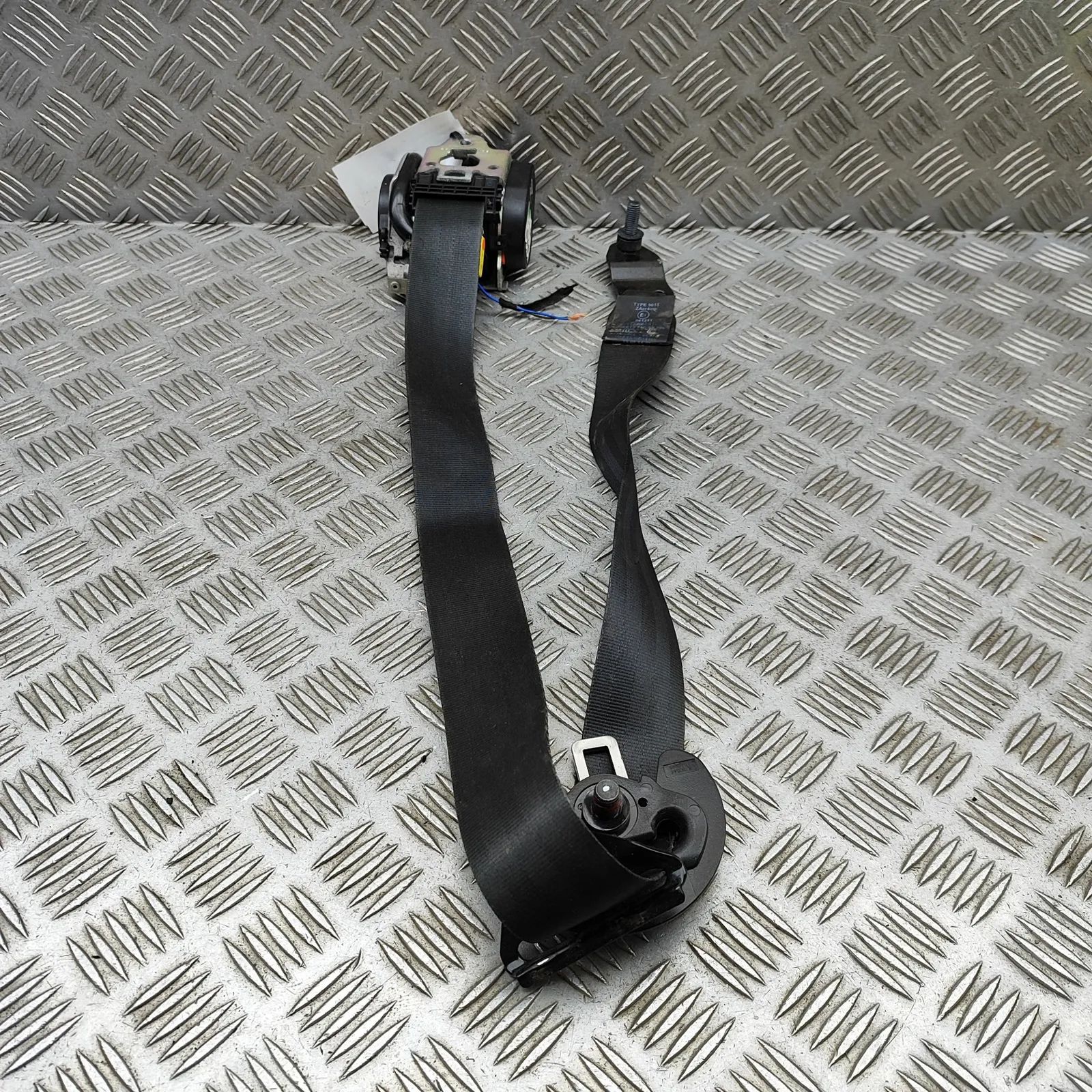 Land Rover Range Rover Evoque Front Right Seatbelt Front Right Seatbelt — LAND ROVER RANGE ROVER E...