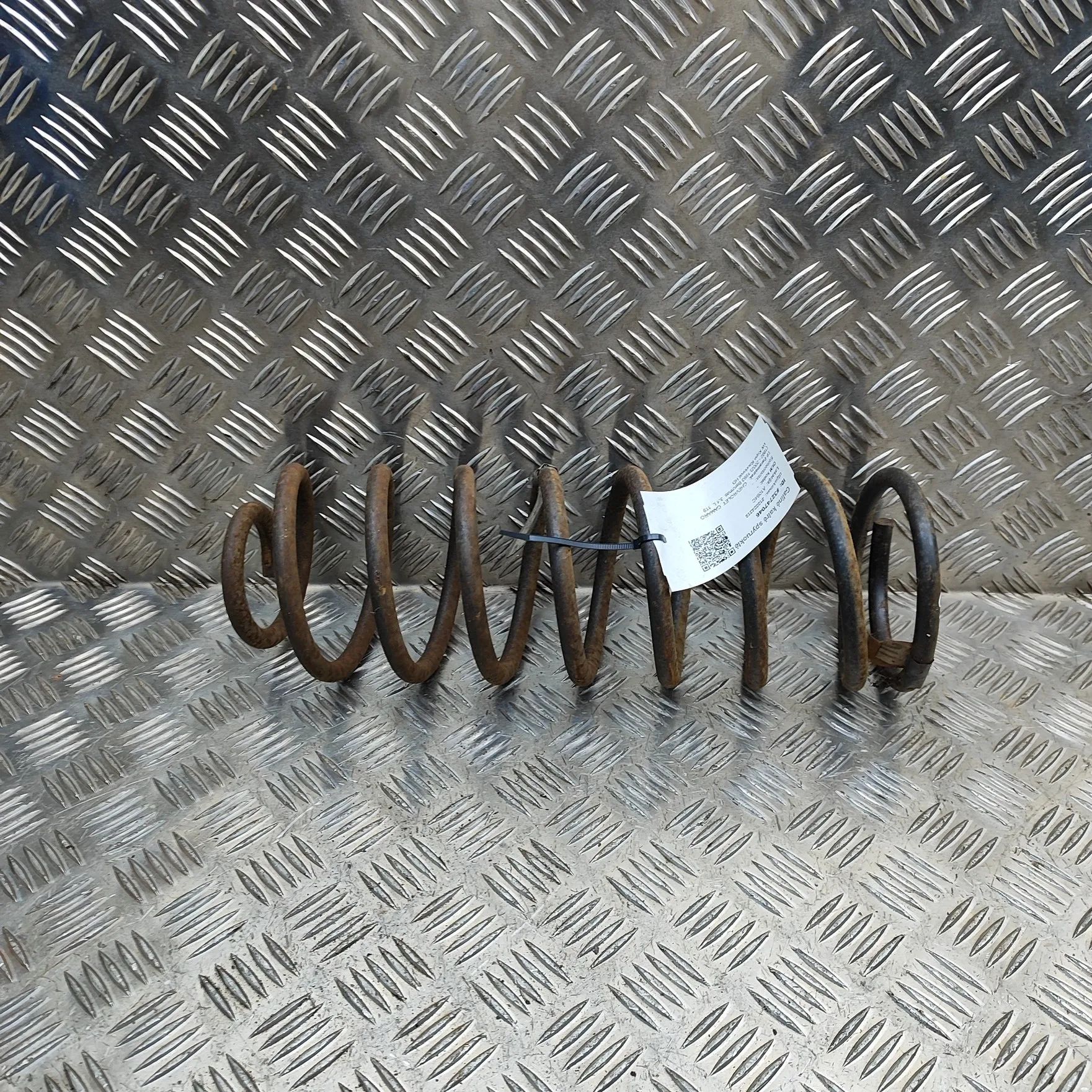 Chevrolet Camaro Coil spring — rear left Coil spring — rear left — CHEVROLET CAMARO (199...