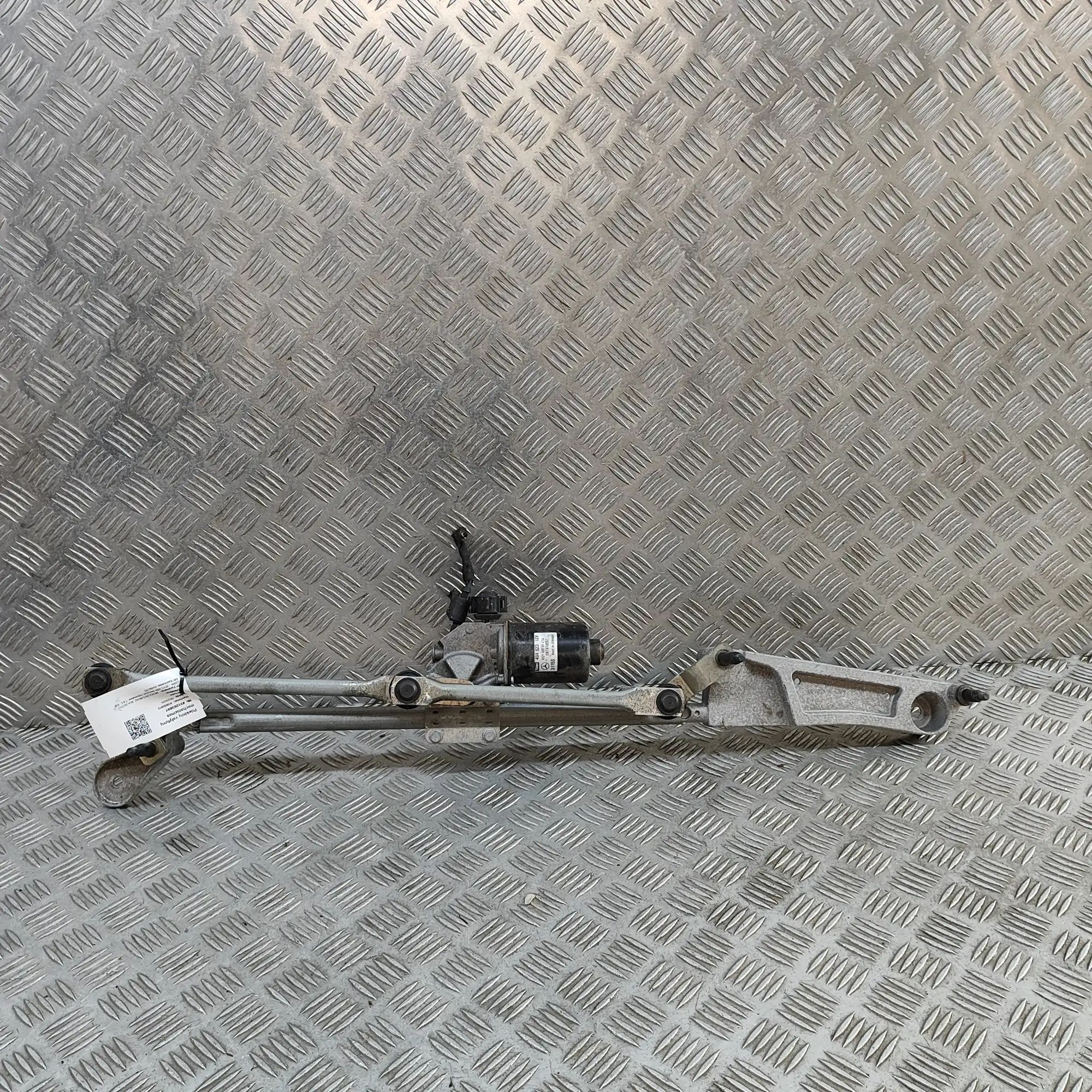Mercedes-Benz SLK (R171) Front Windshield Wiper Mechanism Front Windshield Wiper Mechanism — MERCEDES BEN...