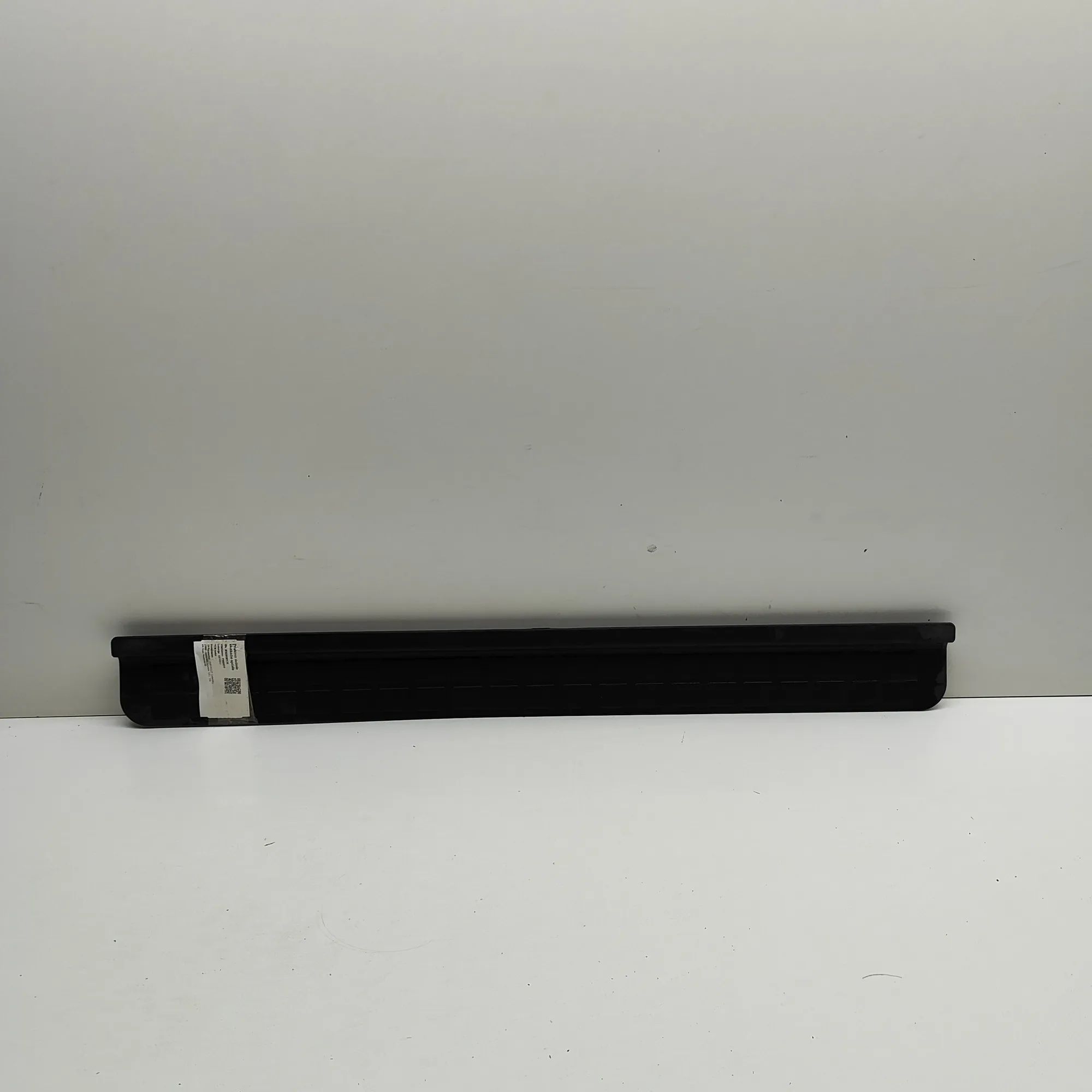 Chevrolet Camaro Sill trim — front right Sill trim — front right — CHEVROLET CAMARO (199...