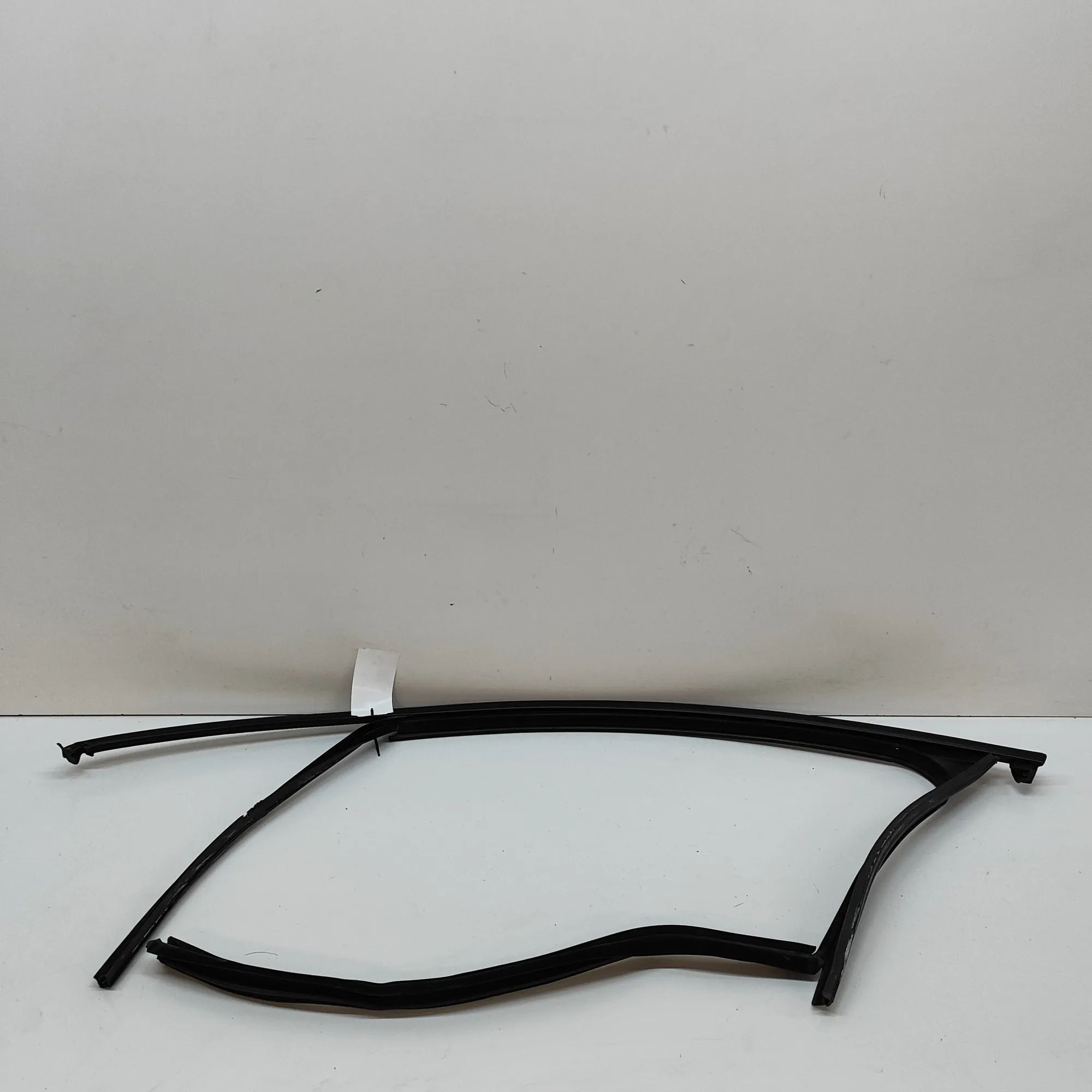 Porsche Macan Upper door trim strip — front left Upper door trim strip — front left — PORSCHE MA...
