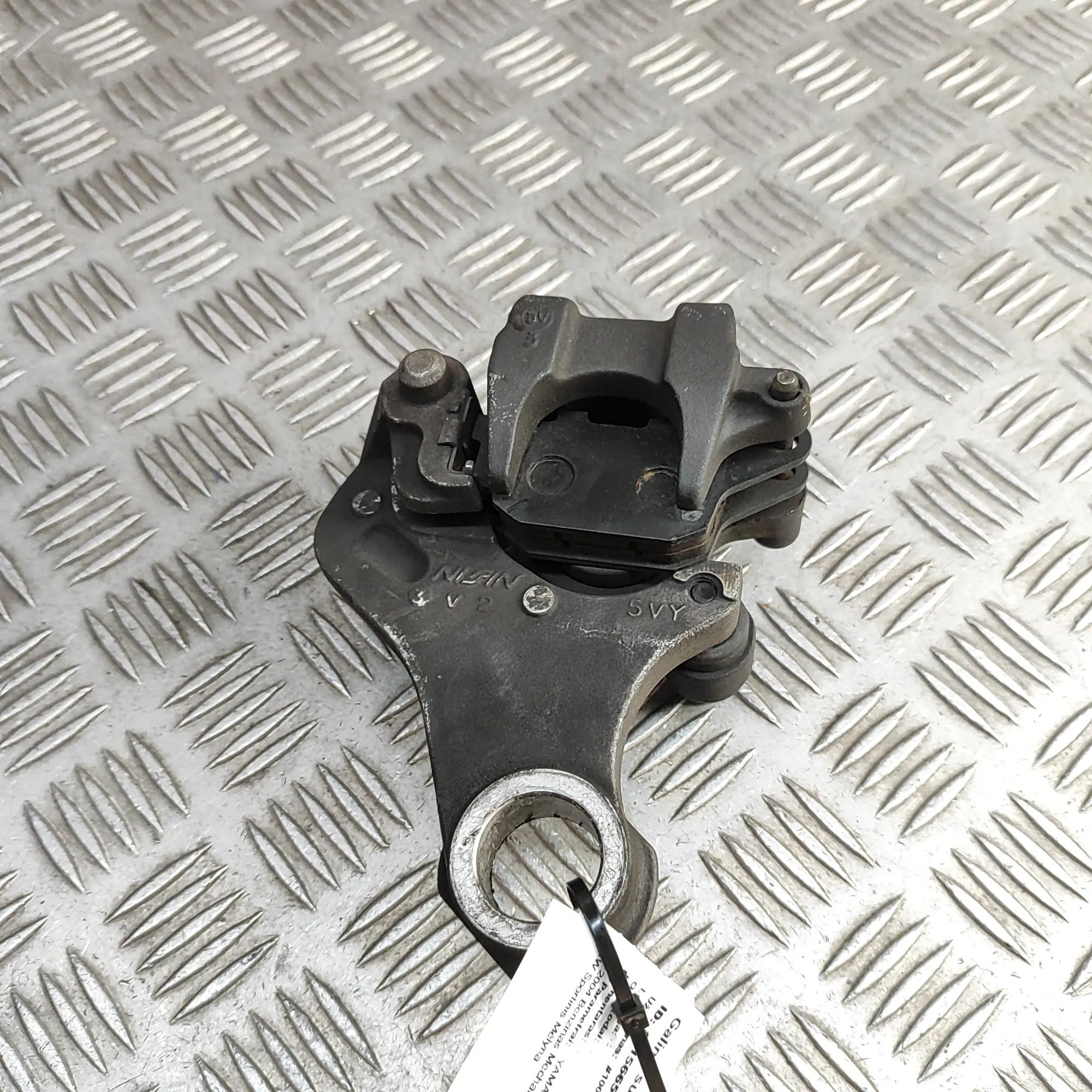 Brake caliper — rear Brand/Model: YAMAHA YZF-R
Year: 2004
Engine: 1....