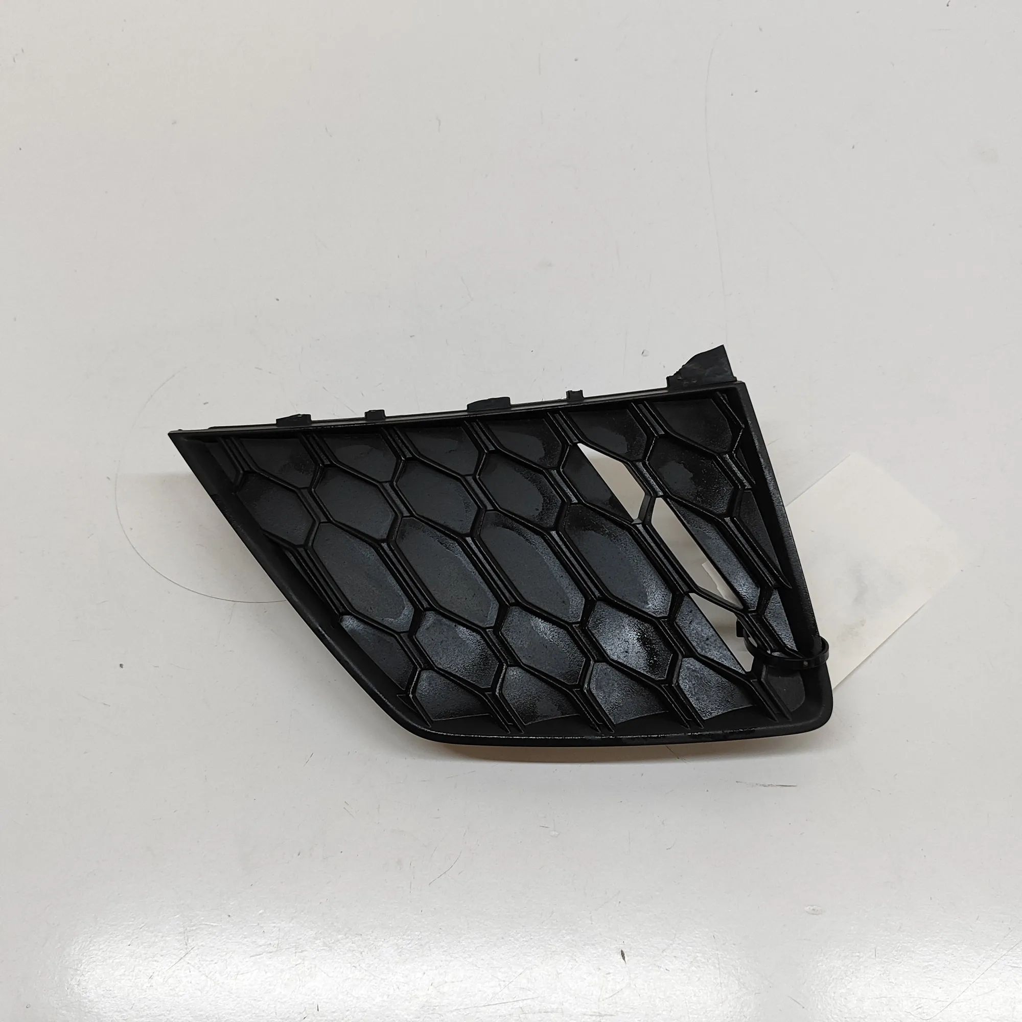 Audi A5 (B9) Grille — front — left Grille — front — left — AUDI A5 (Sportback F5A)...