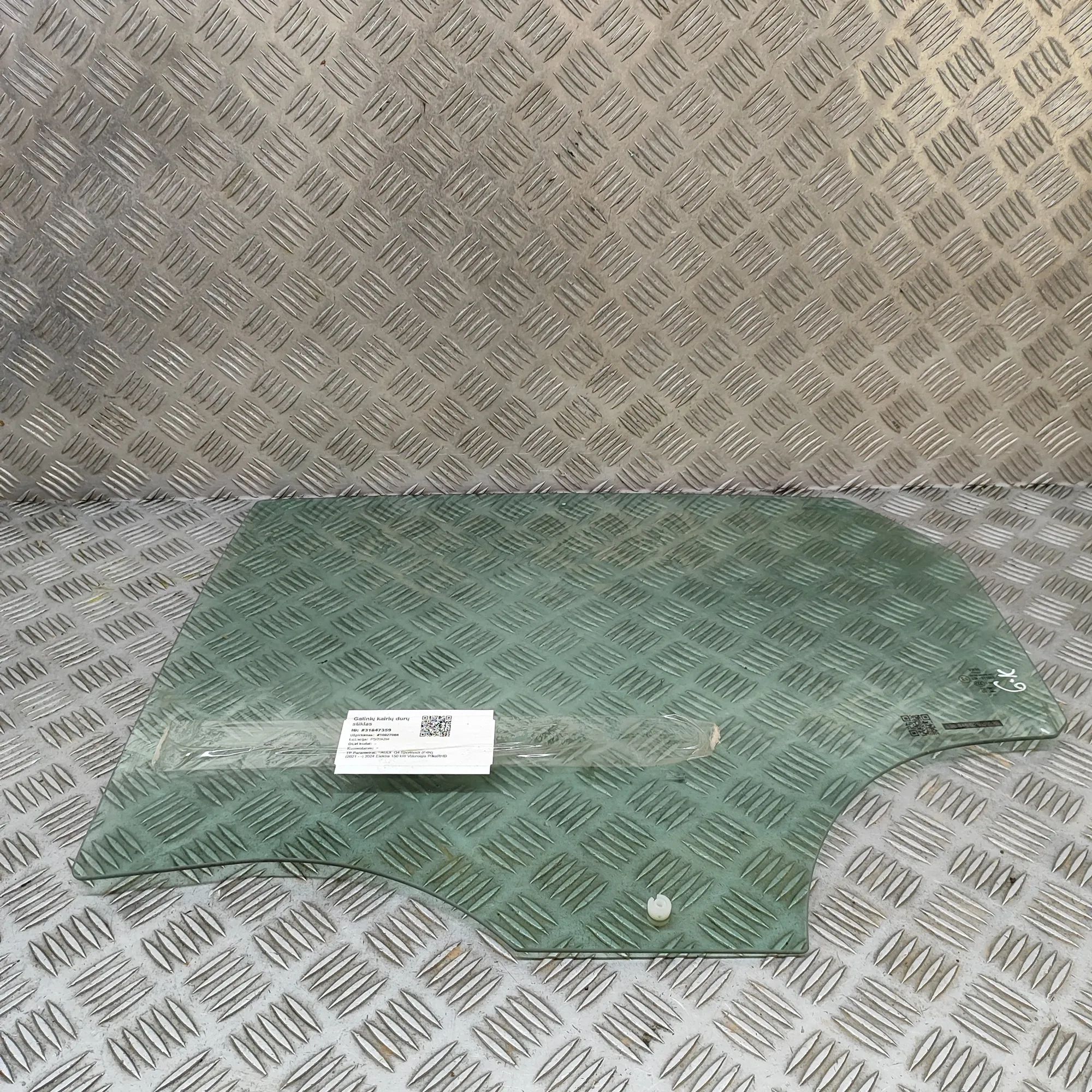 Audi Q4 e-tron Rear Left Door Window Rear Left Door Window — AUDI Q4 (Sportback F4N)...