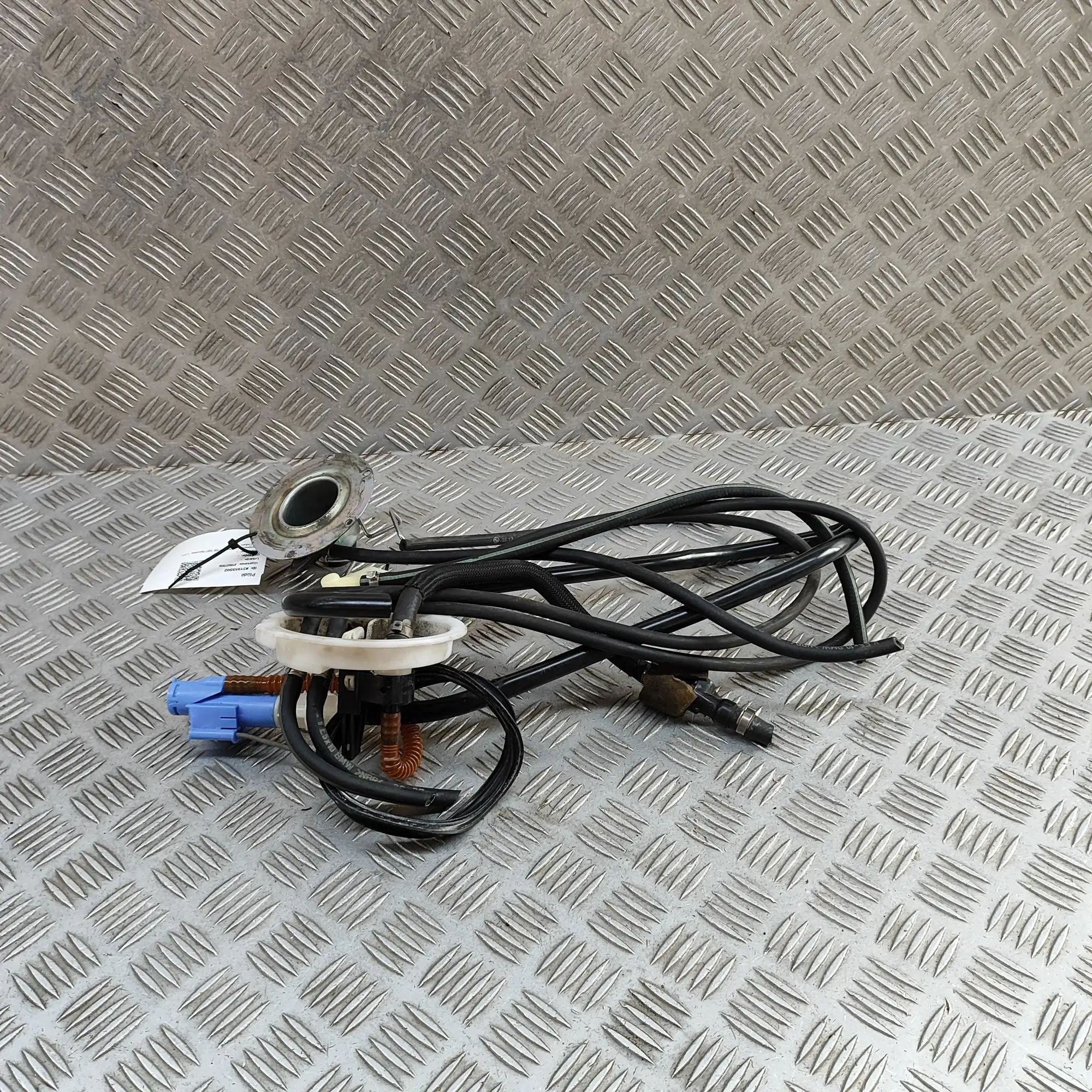 Fuel Level Sensor Brand/Model: BMW R
Year: 2007
Engine: 1.17 L

F...