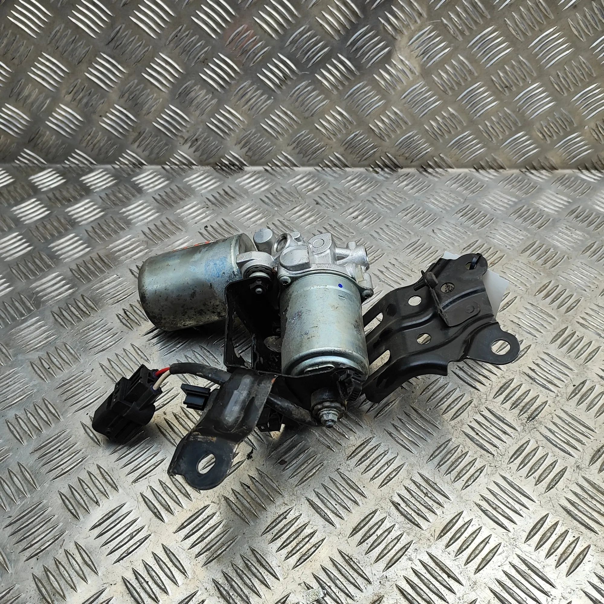 Toyota RAV4 (XA40) Brake Servo Booster Brake Servo Booster — TOYOTA RAV (4 V A5, H5) (...