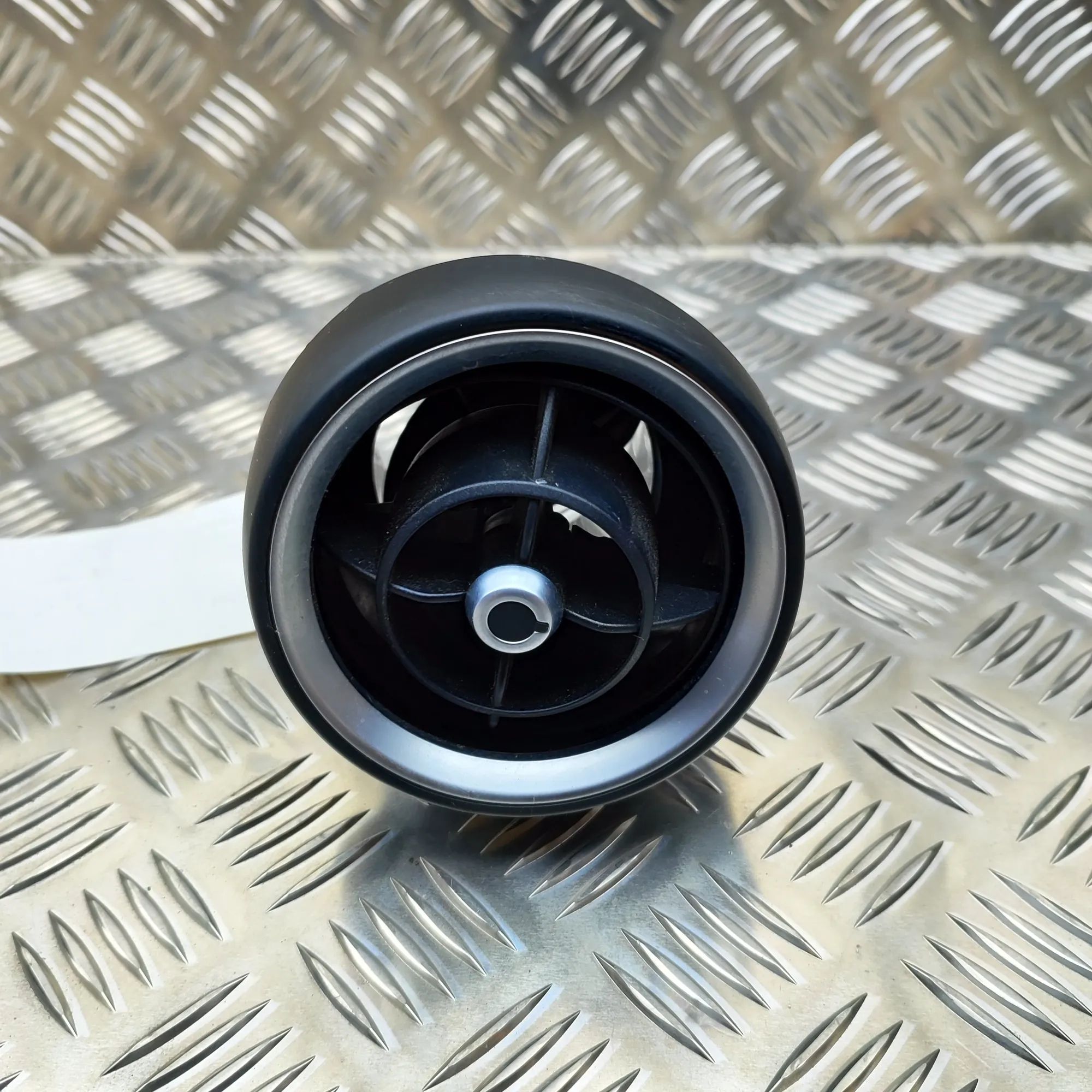Alfa-Romeo Stelvio Dashboard Air Vents Dashboard Air Vents — ALFA ROMEO STELVIO (949_)...