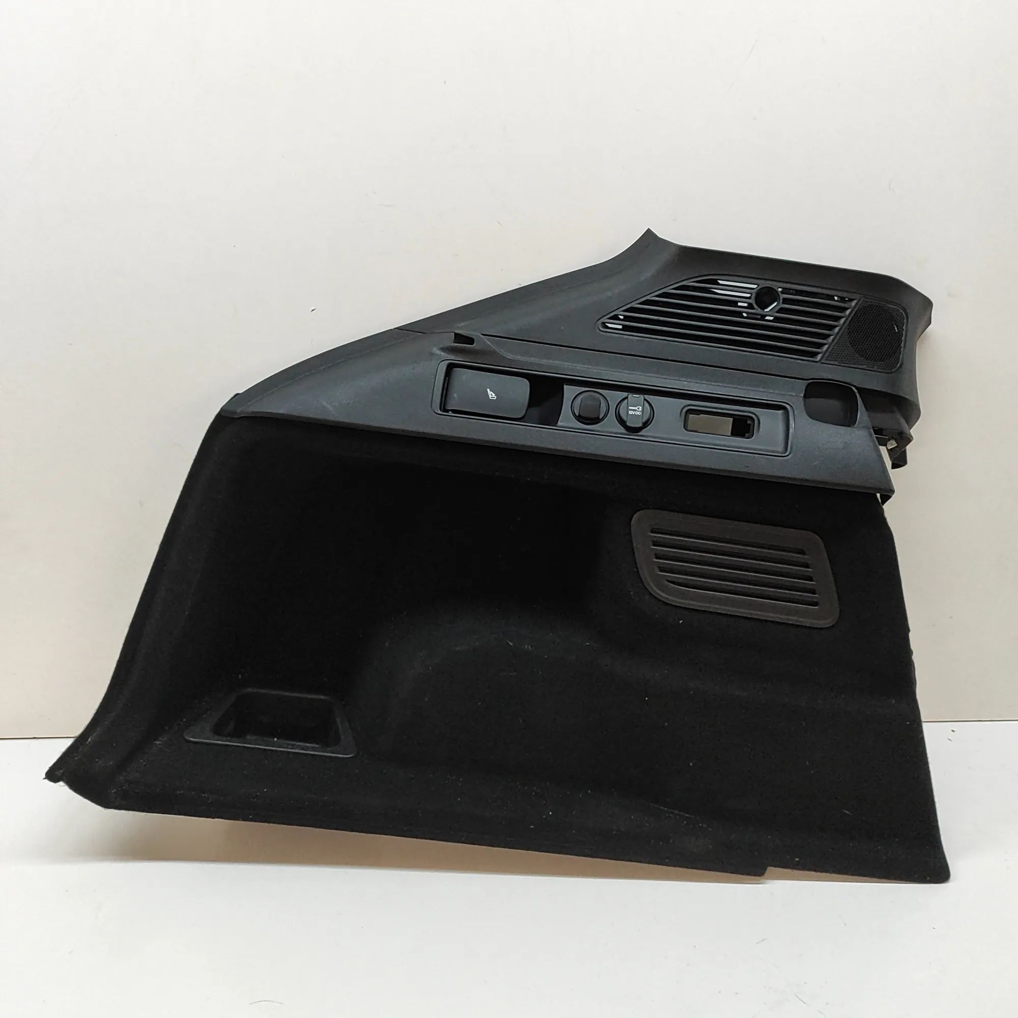 Alfa-Romeo Stelvio Left Side Trunk Trim Left Side Trunk Trim — ALFA ROMEO STELVIO (949_...