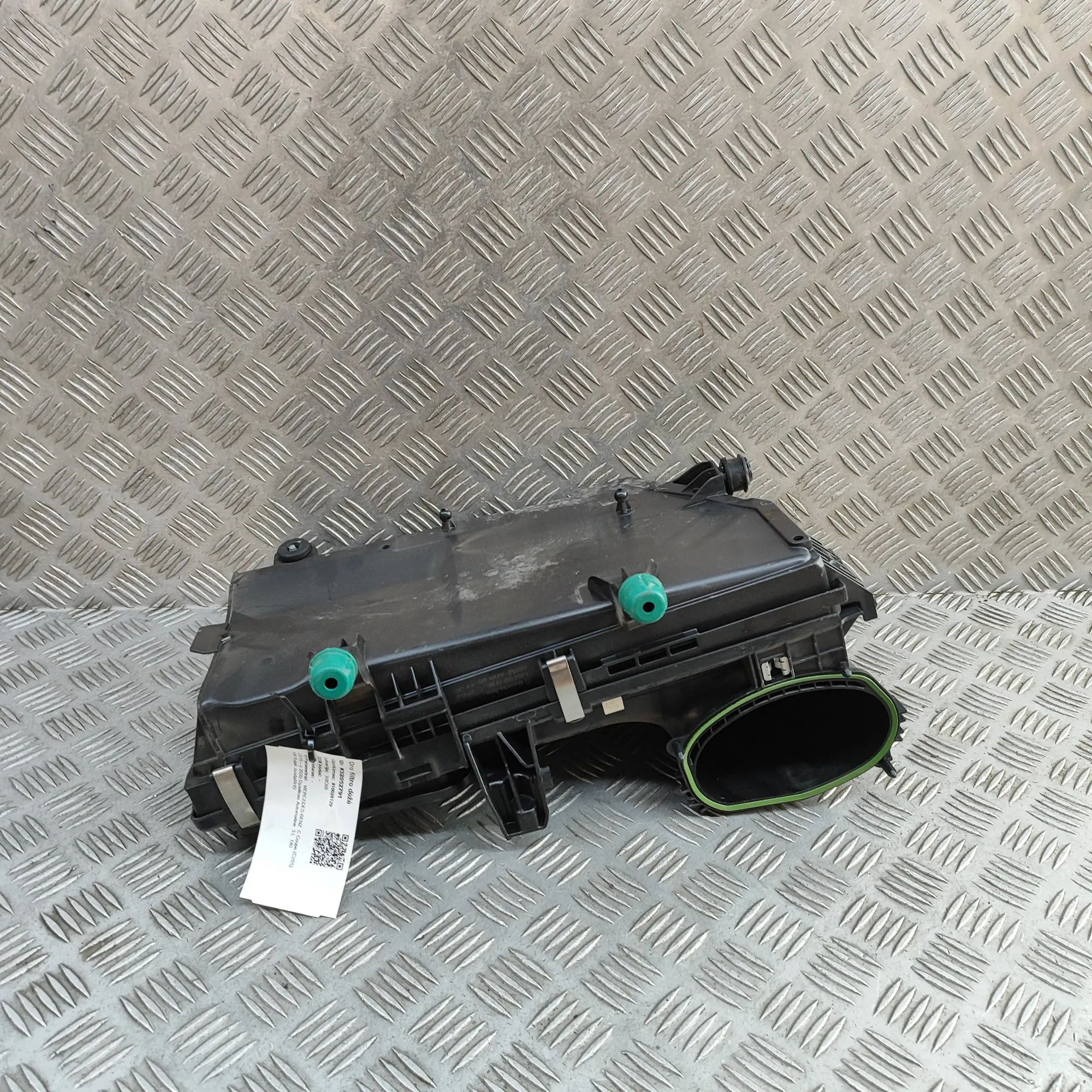 Mercedes-Benz A (W177) Воздухоочиститель  Air Filter Box — MERCEDES BENZ C-CLASS COUPE (C...