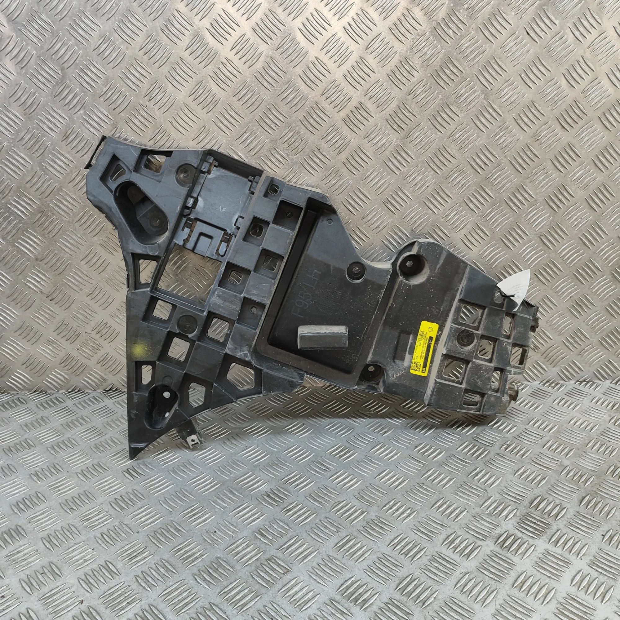 BMW X5 (G05) Rear Left Bumper Bracket Rear Left Bumper Bracket — BMW X5 (G05) (2018-....