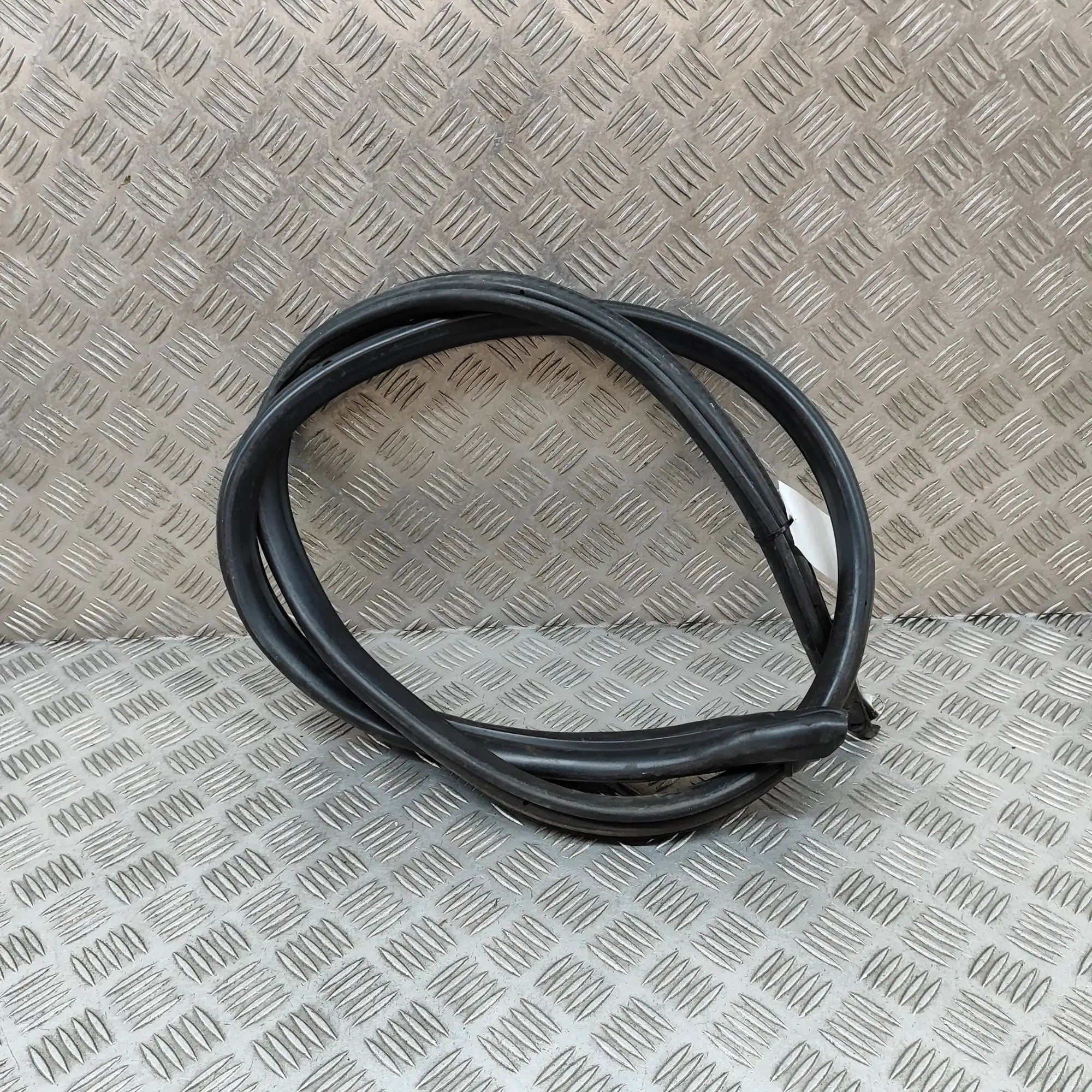Porsche 911 (996) Door rubber seal — front left Door rubber seal — front left — PORSCHE 911 (Ca...