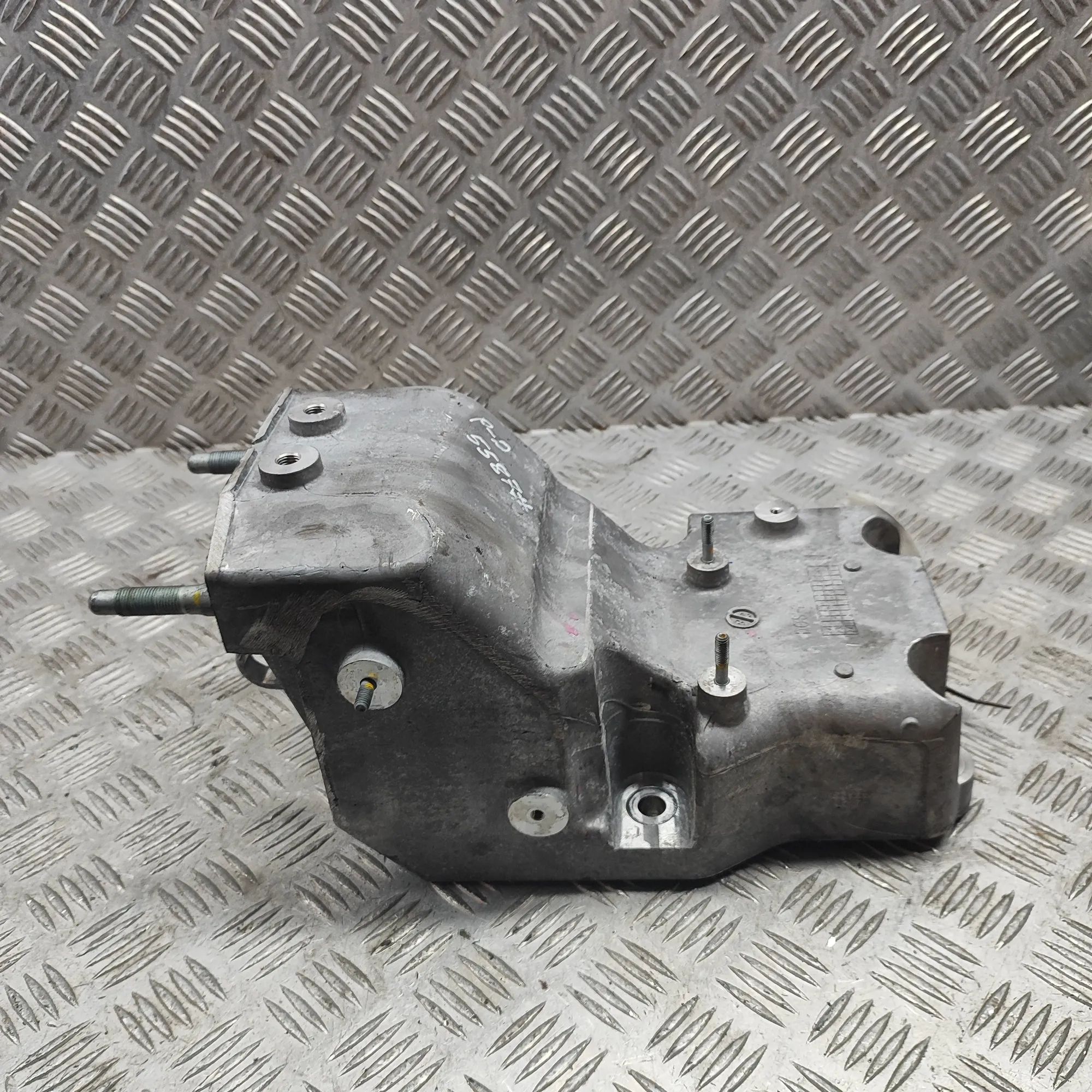 Kia Niro Right Side Engine Bracket Right Side Engine Bracket — KIA NIRO (II) (2022...