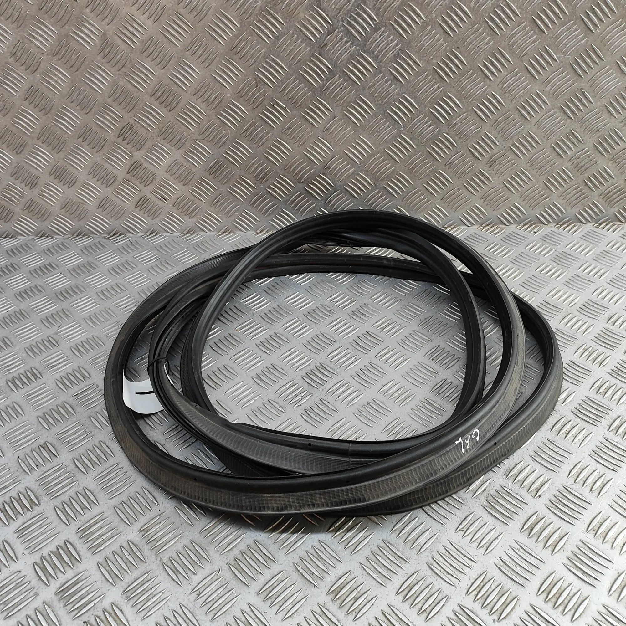 Alfa-Romeo Stelvio Tailgate rubber seal Tailgate rubber seal — ALFA ROMEO STELVIO (949_...
