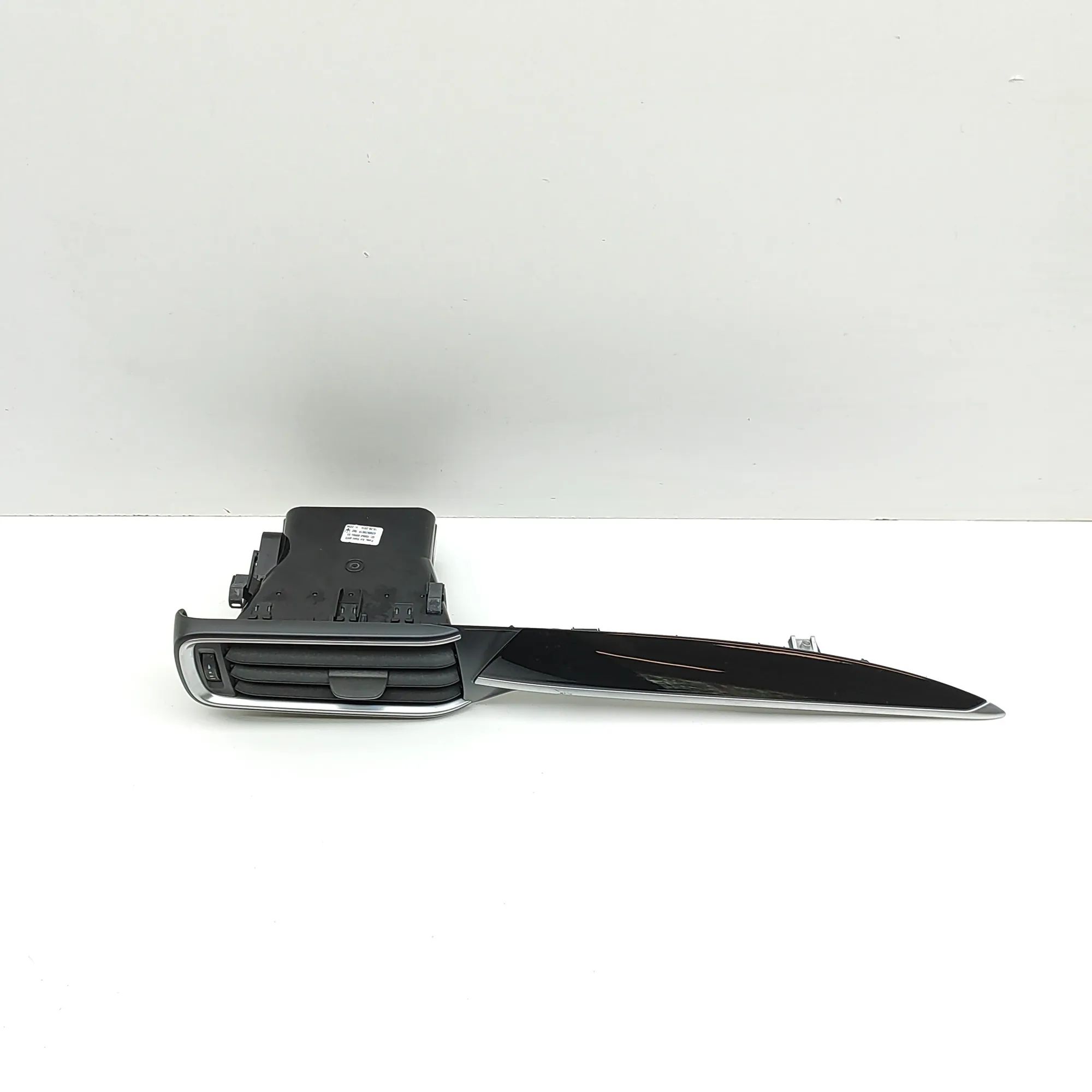 Maserati Levante Dashboard Air Vents Dashboard Air Vents — MASERATI LEVANTE (SUV M16...