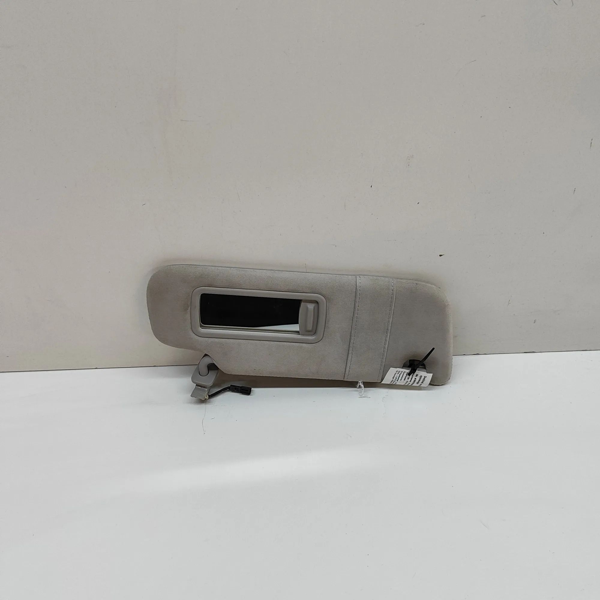 Maserati Levante Sun visor — right Sun visor — right — MASERATI LEVANTE (SUV M161)...