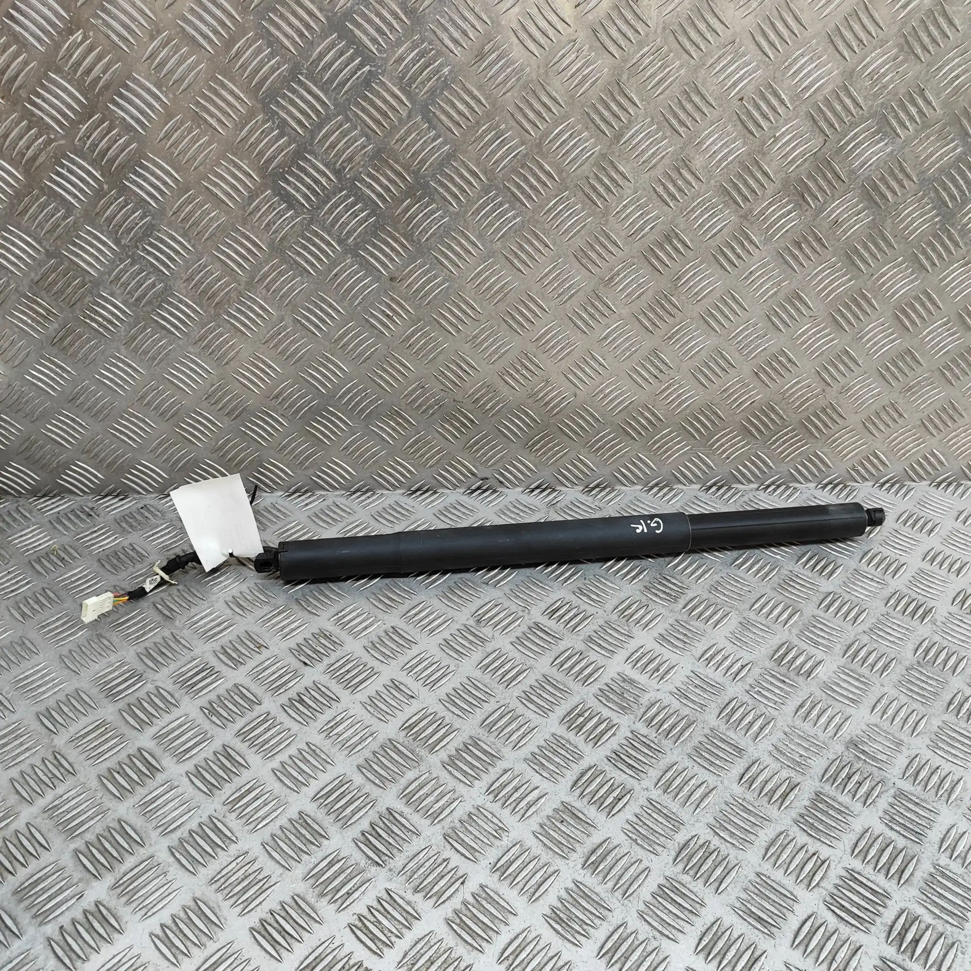 BMW X5 (G05) Left Side Tailgate Gas Strut Left Side Tailgate Gas Strut — BMW X5 (G05) (20...