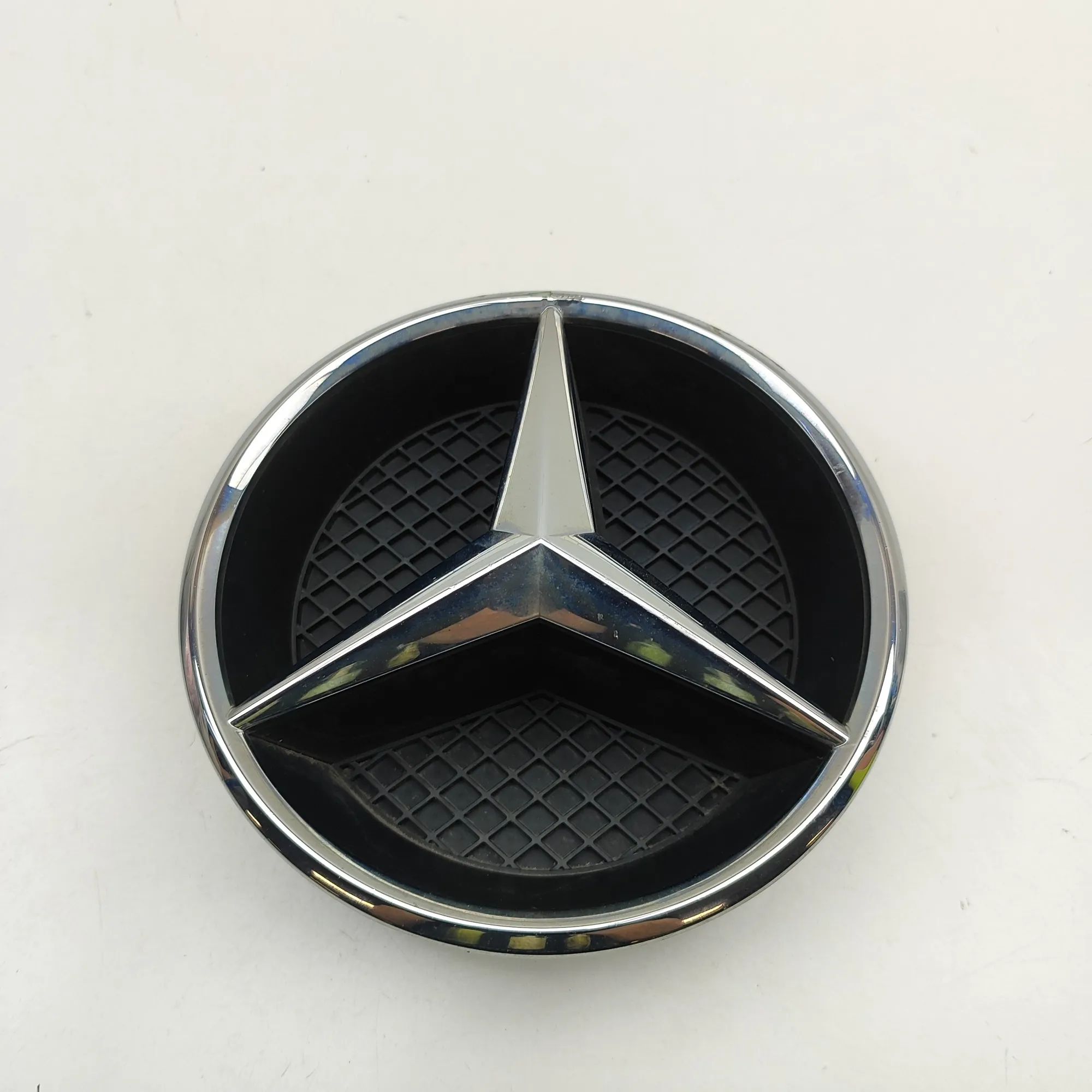 Mercedes-Benz ML / GLE (W166) Manufacturer emblem Manufacturer emblem — MERCEDES BENZ GLE (W166) ...