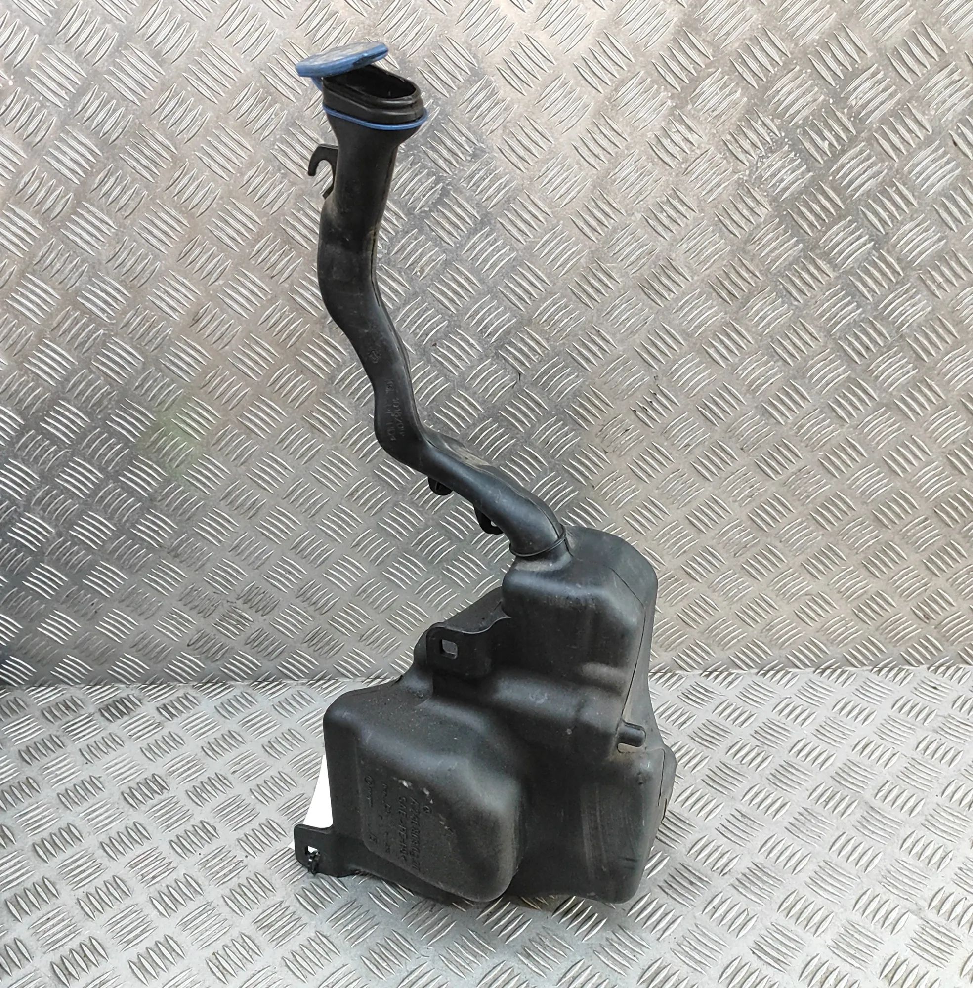 Infiniti Q30 Window Washer Tank Window Washer Tank — INFINITI Q30 (2015-...) — ...