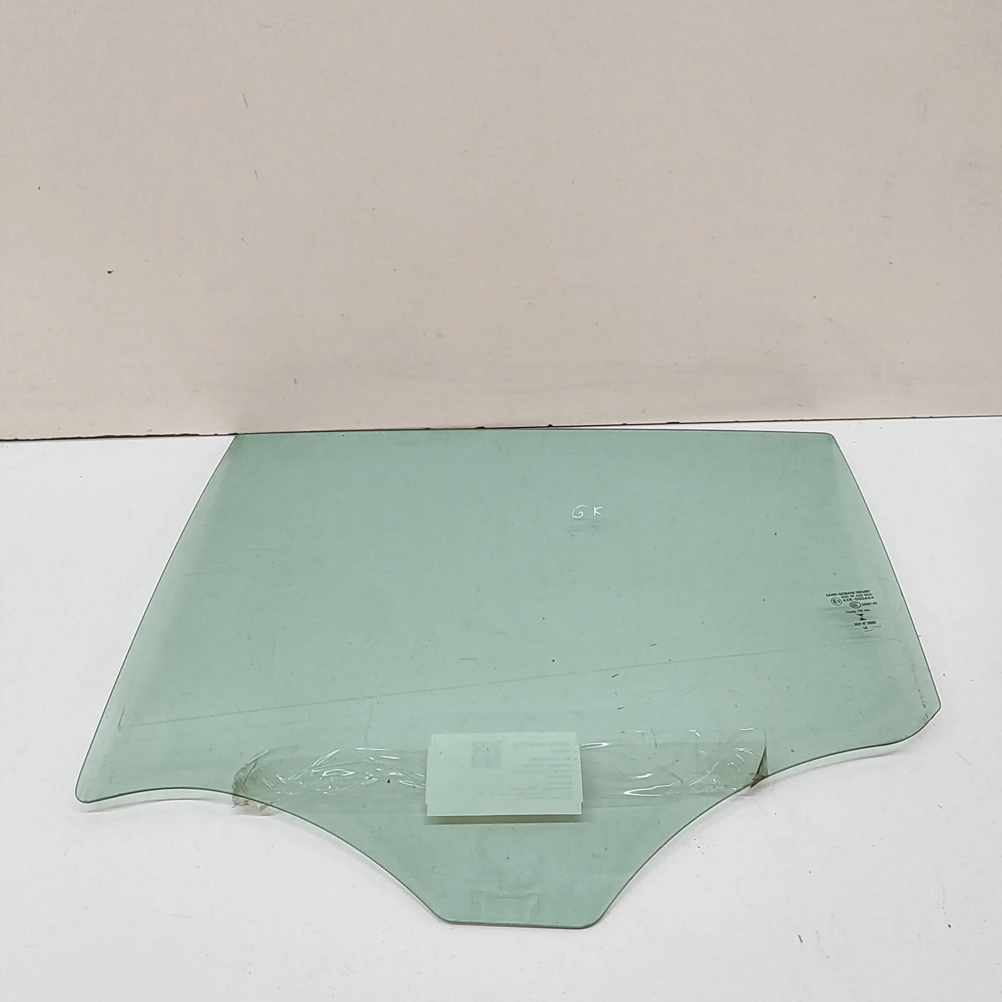 Infiniti Q30 Rear Left Door Window Rear Left Door Window — INFINITI Q30 (2015-...)...