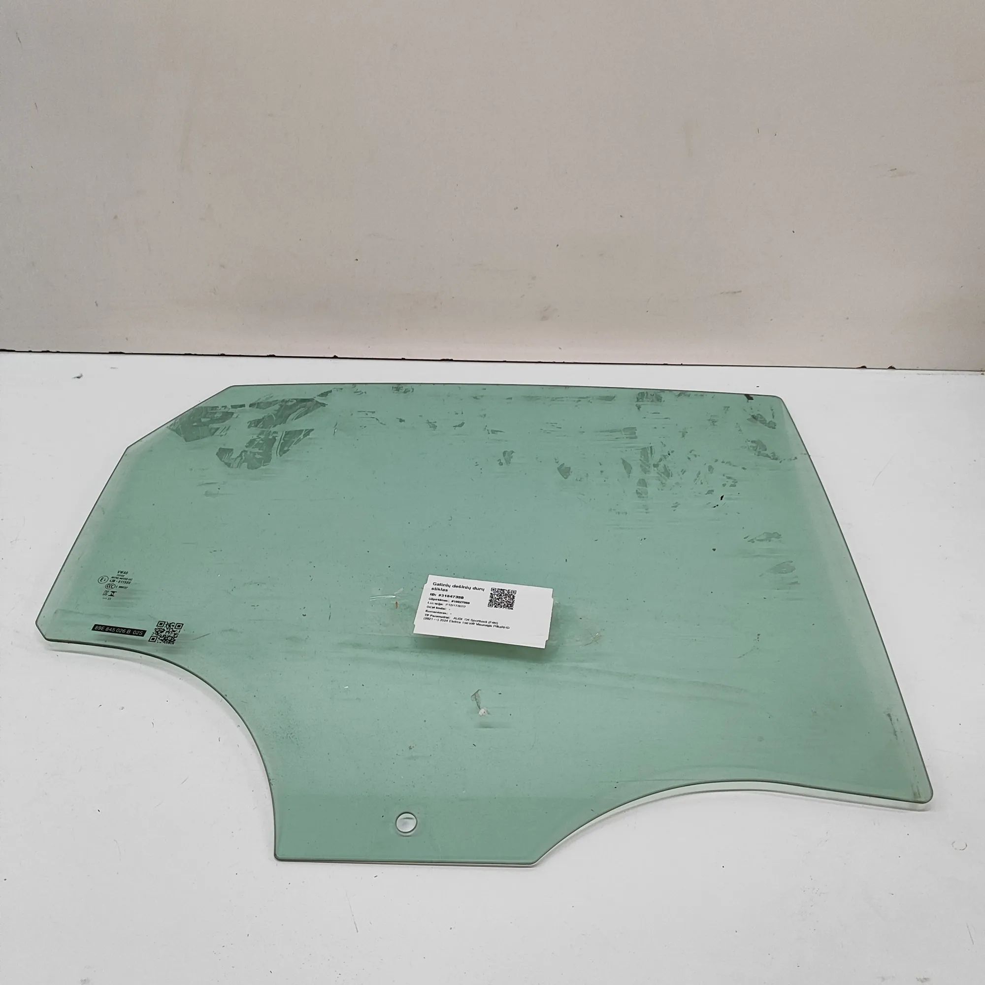 Audi Q4 e-tron Right rear door window Right rear door window — AUDI Q4 (Sportback F4N...