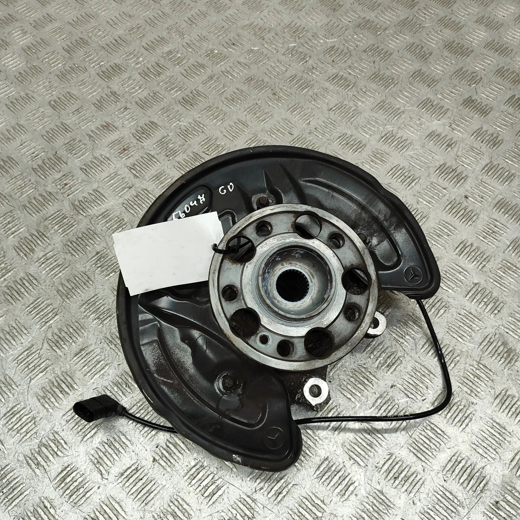 Mercedes-Benz A (W177) Rear Right Wheel Hub Rear Right Wheel Hub — MERCEDES BENZ C-CLASS CO...